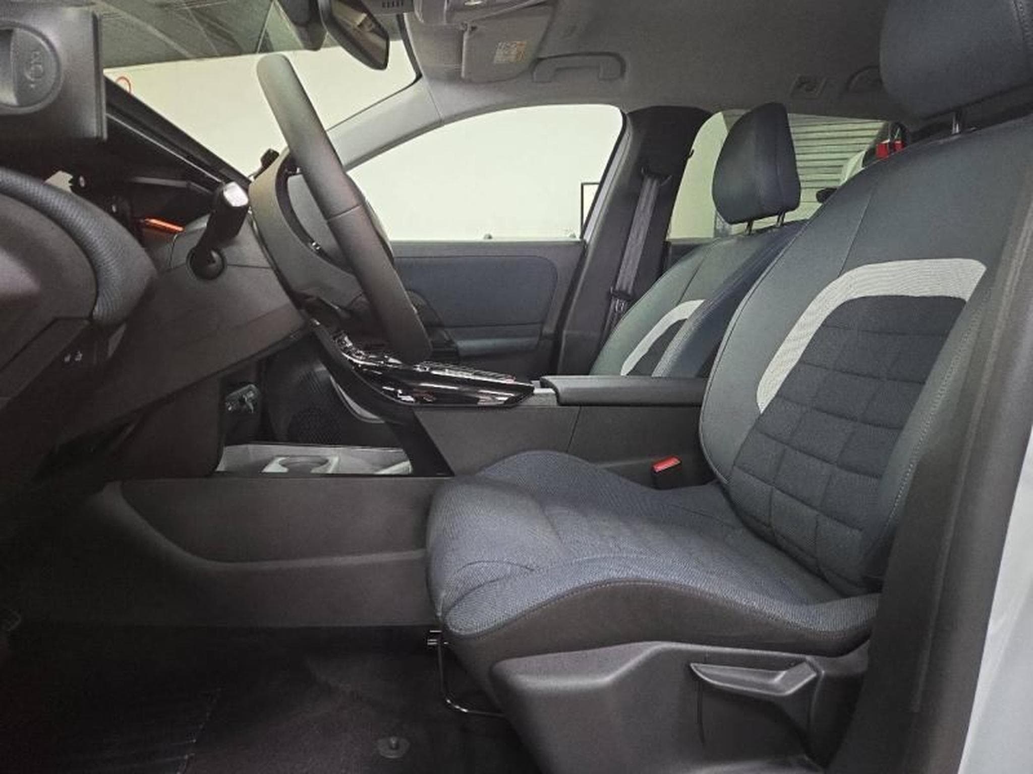 Citroën C5 Aircross Hybride 145ch PLUS boite automatique (2026) - Photo 12