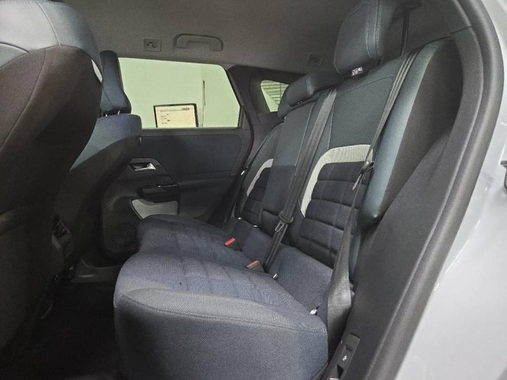Citroën C5 Aircross Hybride 145ch PLUS boite automatique (2026) - Photo 15
