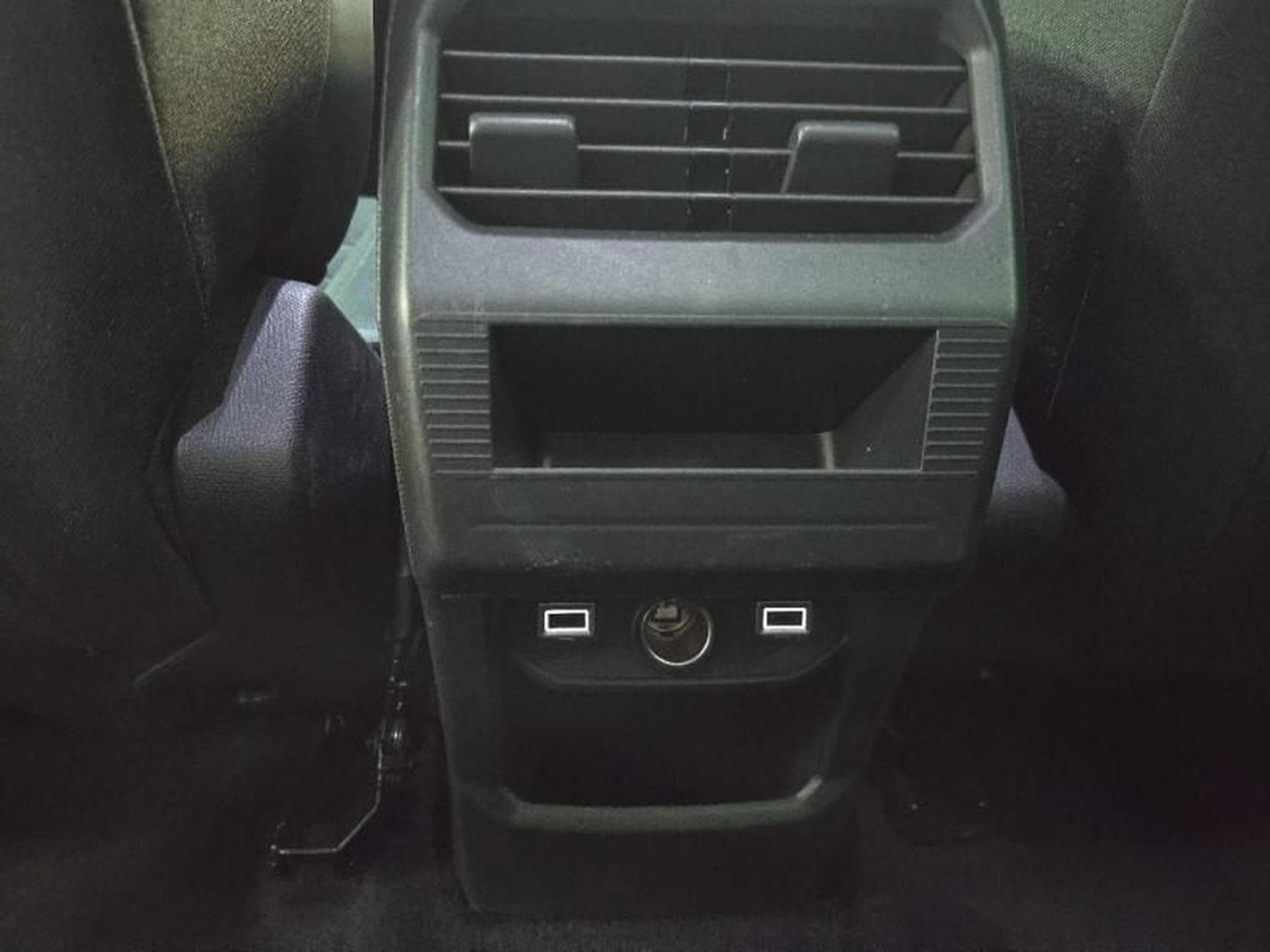 Citroën C5 Aircross Hybride 145ch PLUS boite automatique (2026) - Photo 17