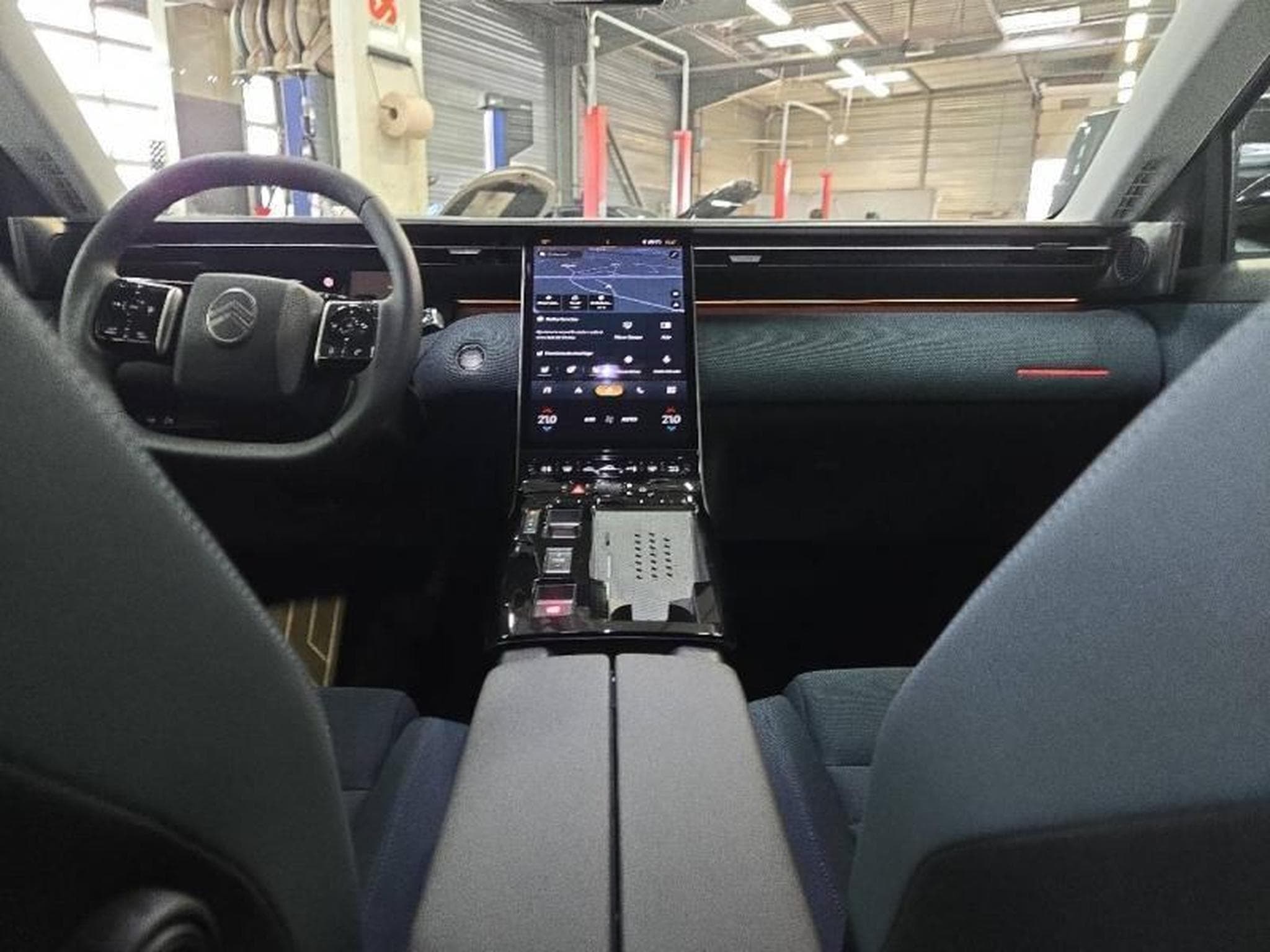 Citroën C5 Aircross Hybride 145ch PLUS boite automatique (2026) - Photo 18