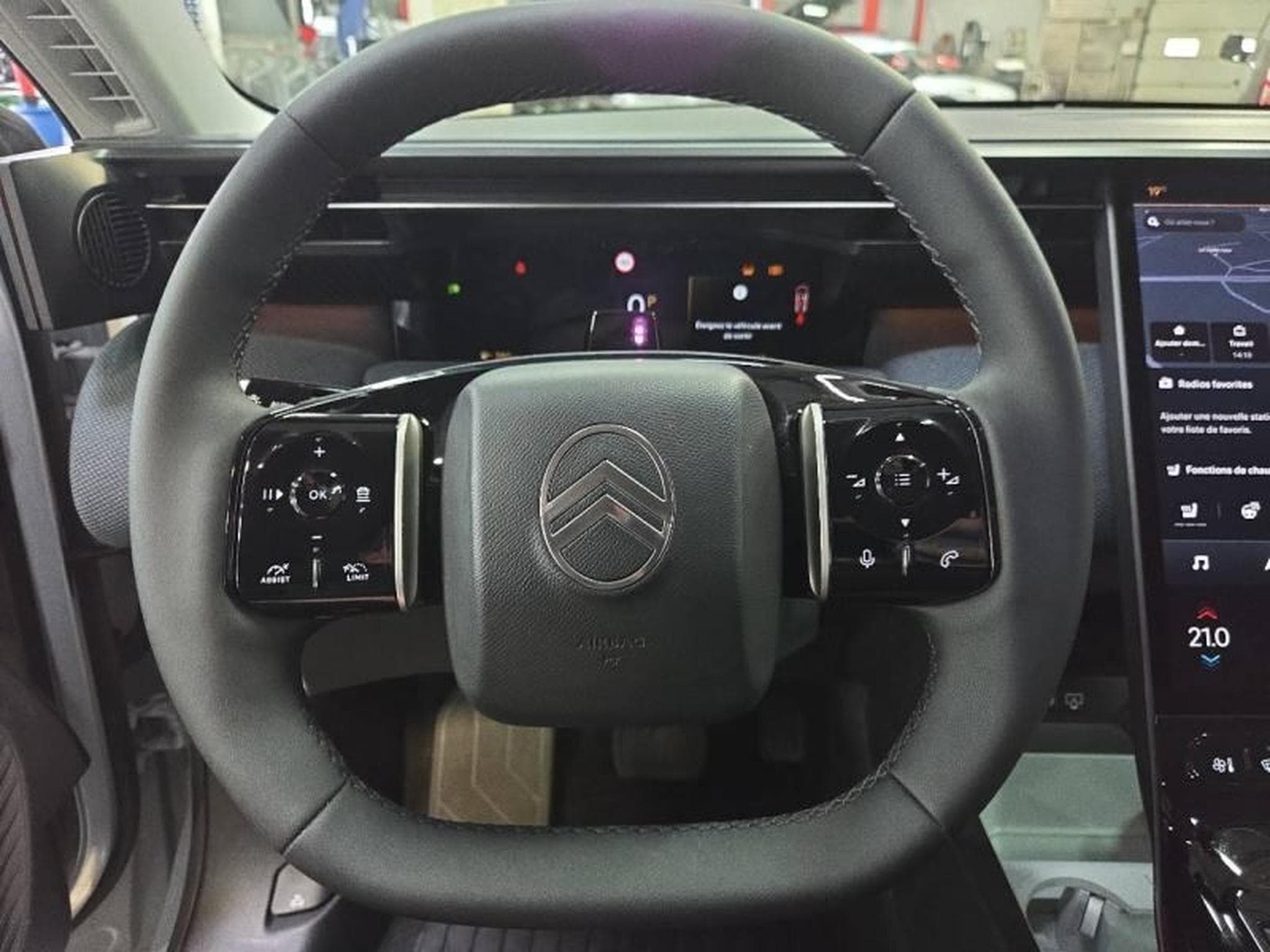 Citroën C5 Aircross Hybride 145ch PLUS boite automatique (2026) - Photo 22