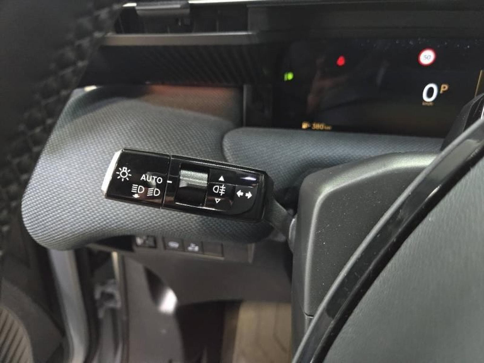 Citroën C5 Aircross Hybride 145ch PLUS boite automatique (2026) - Photo 26