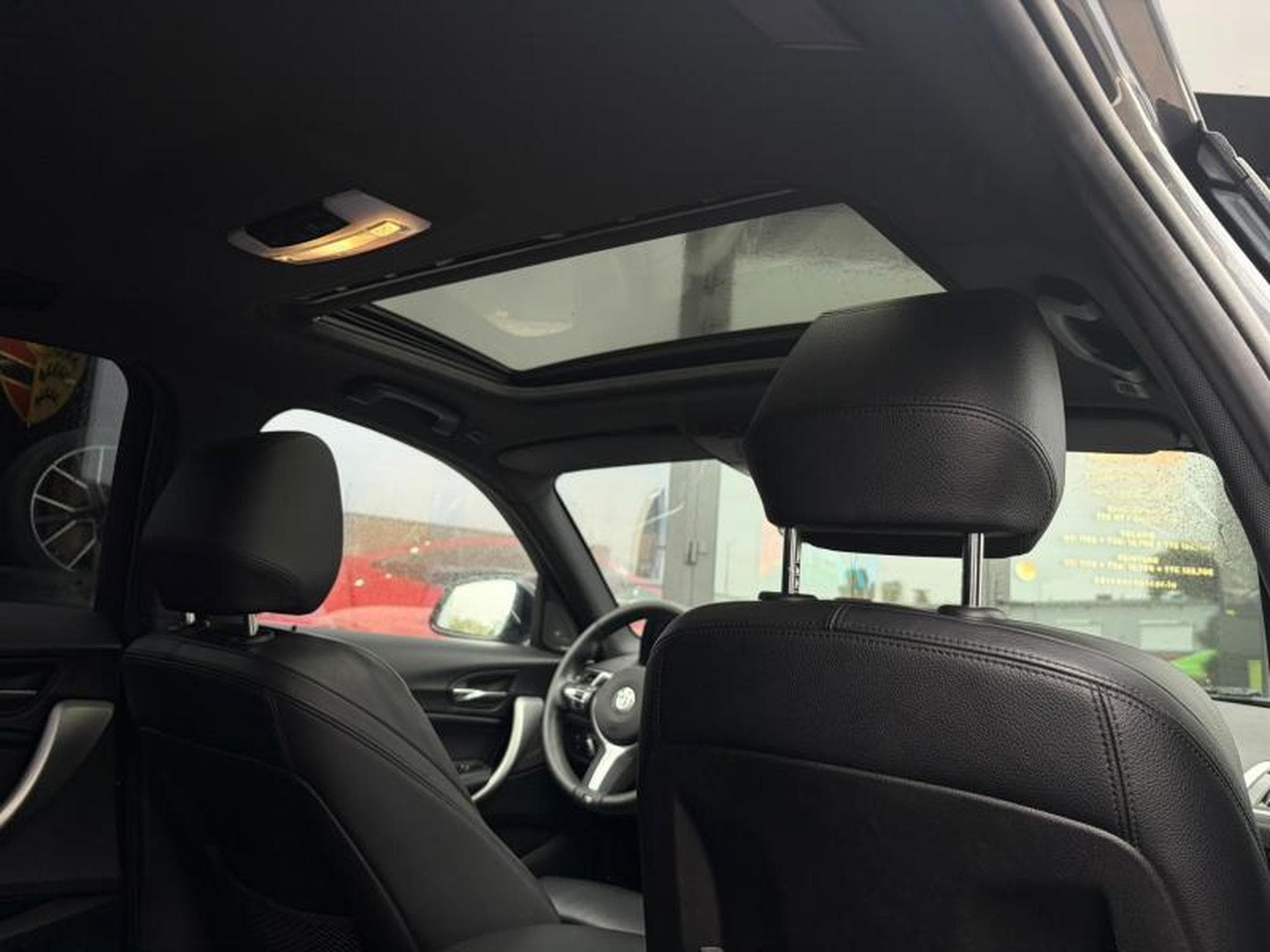 BMW Serie 1 125 Pack M 2.0 224ch/Toit Ouvrant/Sièges électriques (2019) - Foto 17