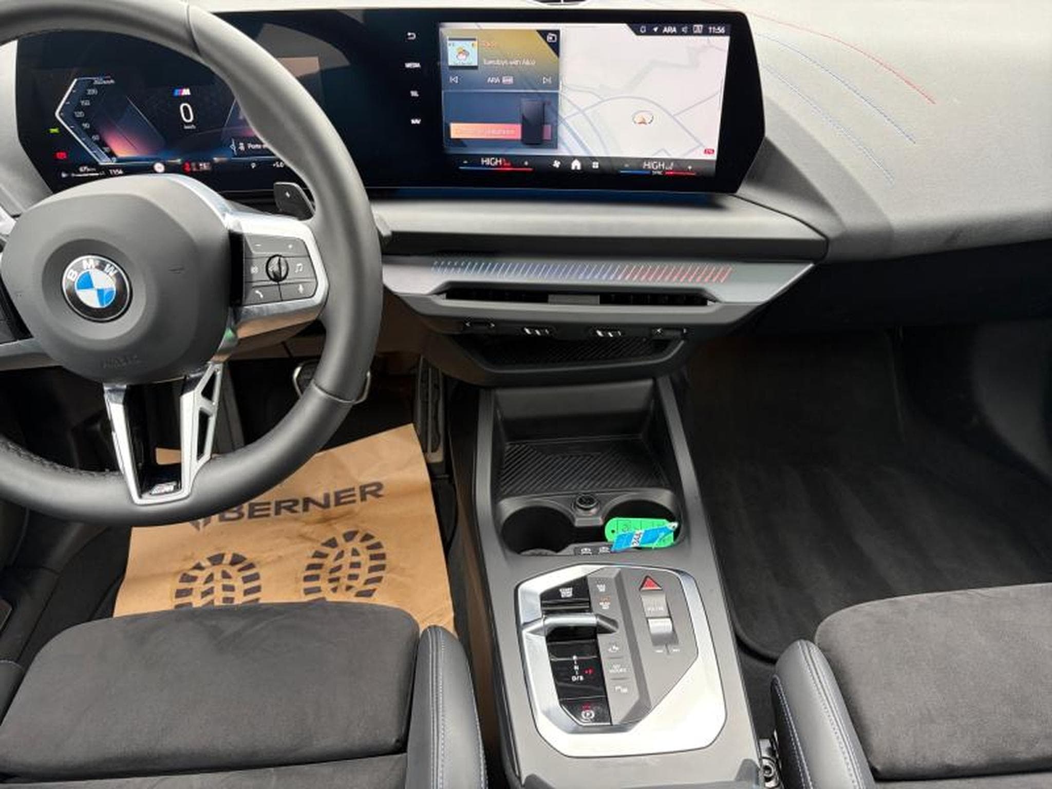 BMW 120 I Pack M / Panoramique / Essence (2025) - Photo 13