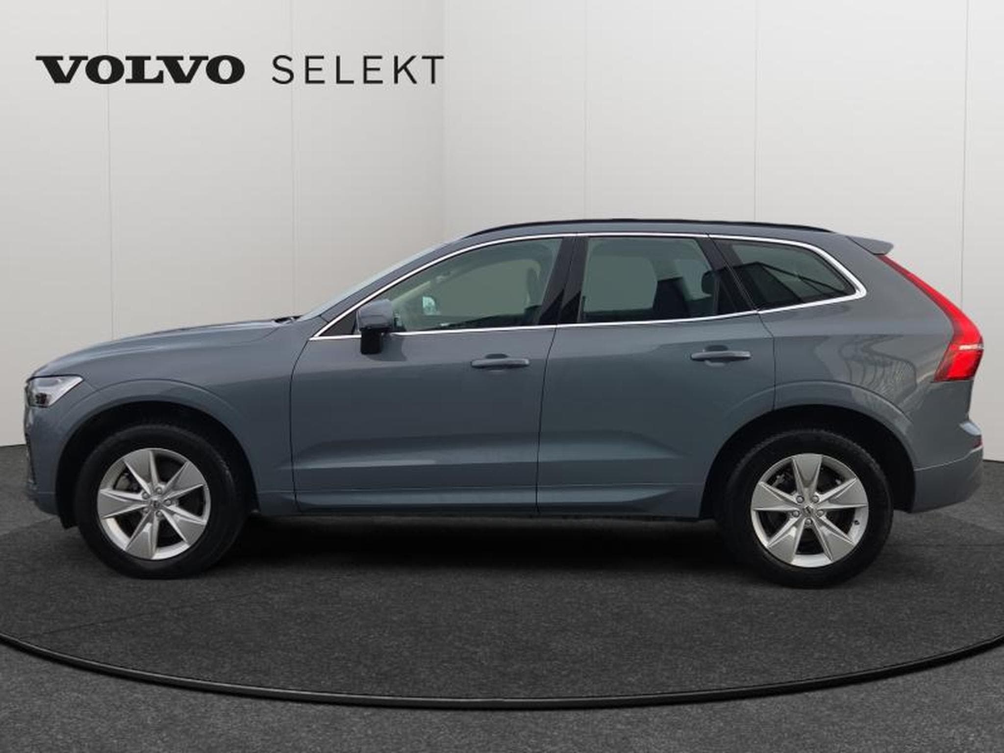 Volvo XC60 B4 Core / Diesel (2023) - Photo 4