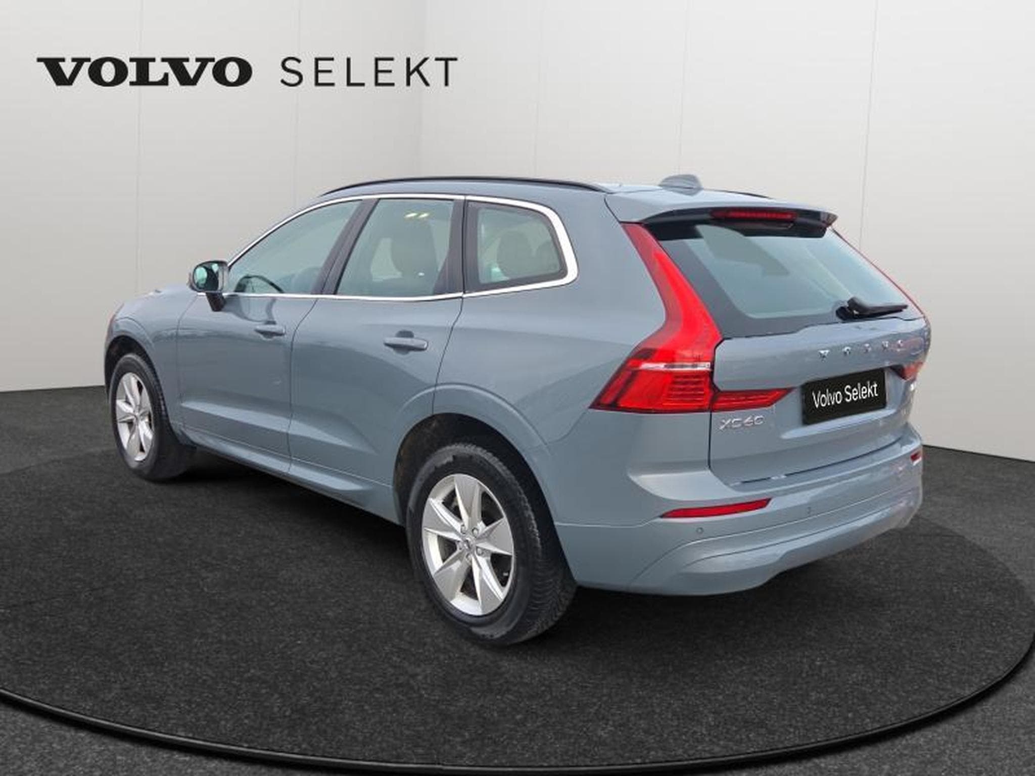 Volvo XC60 B4 Core / Diesel (2023) - Photo 5
