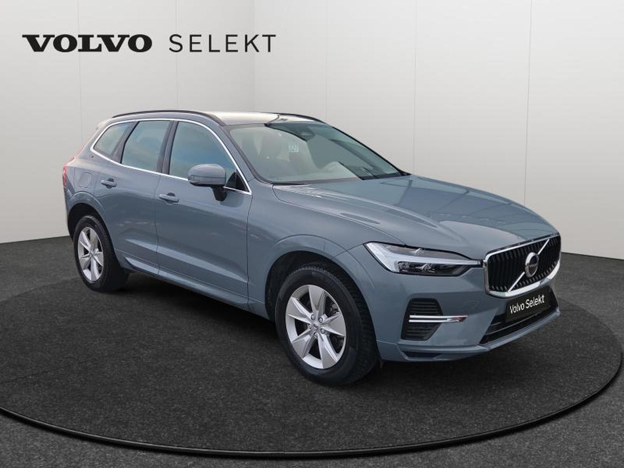 Volvo XC60 B4 Core / Diesel (2023) - Photo 8