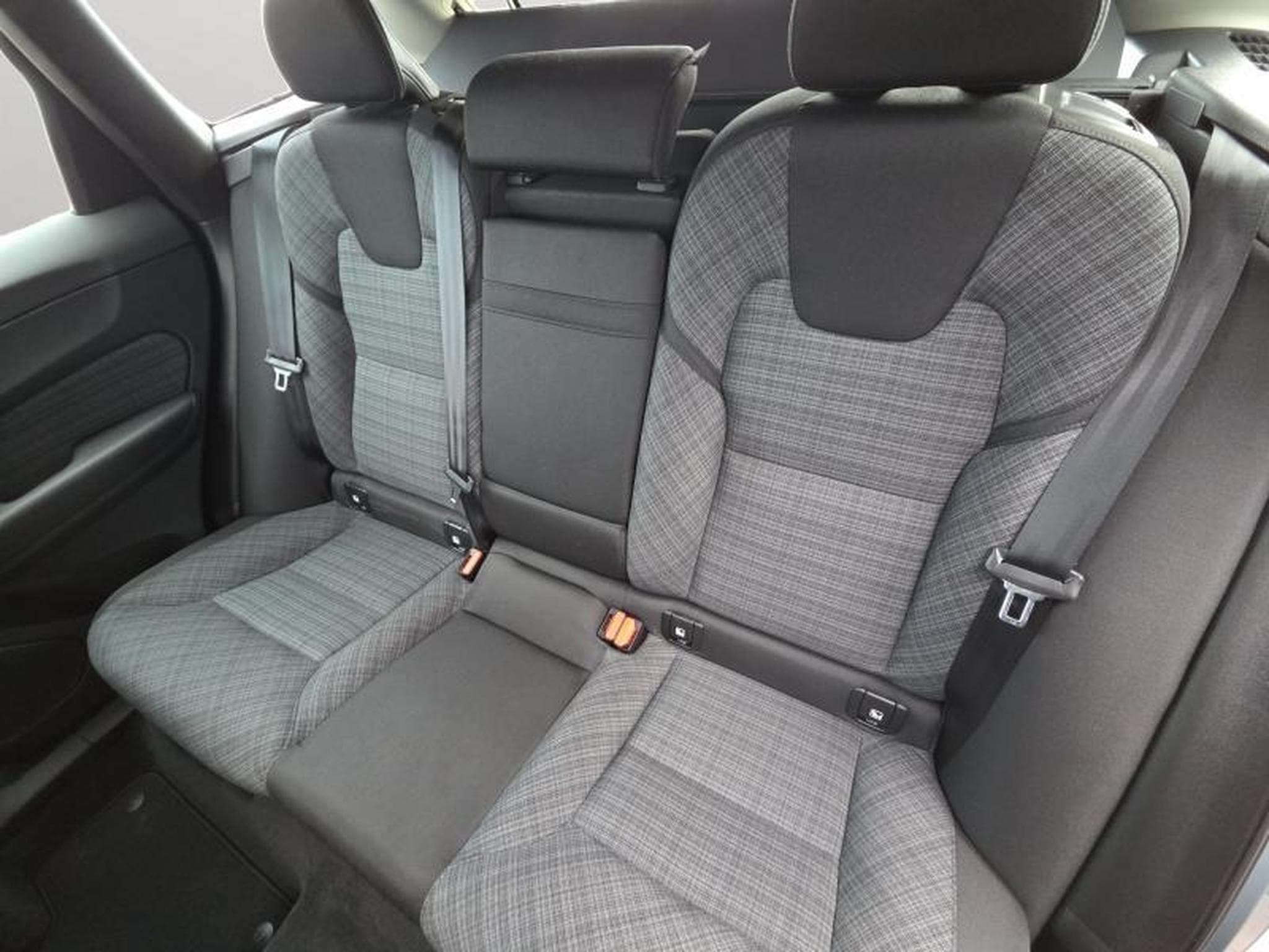 Volvo XC60 B4 Core / Diesel (2023) - Photo 13