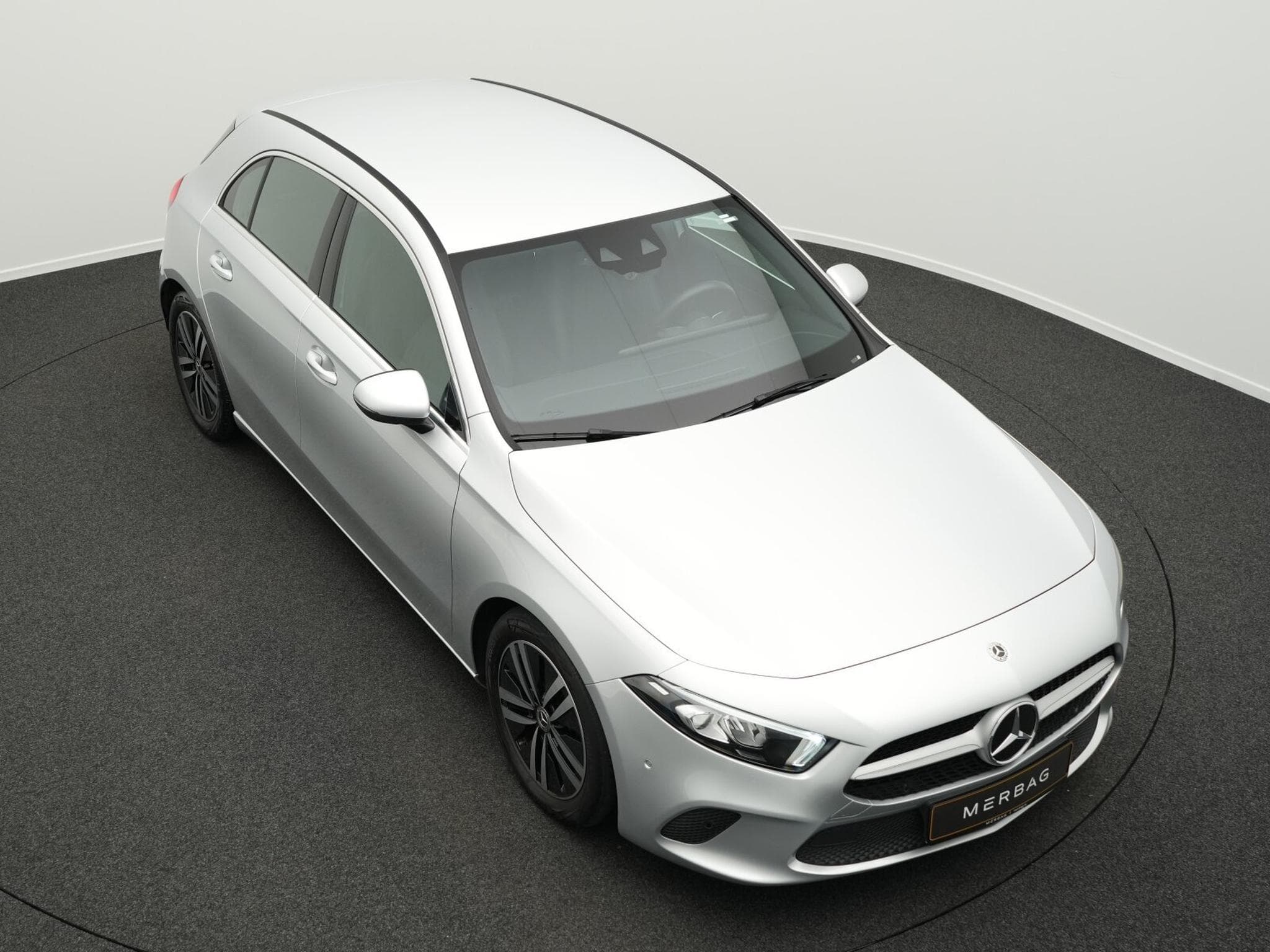 Mercedes A 180 d Progressive LED+Ambi+MBUX+Apple (2021) - Photo 10