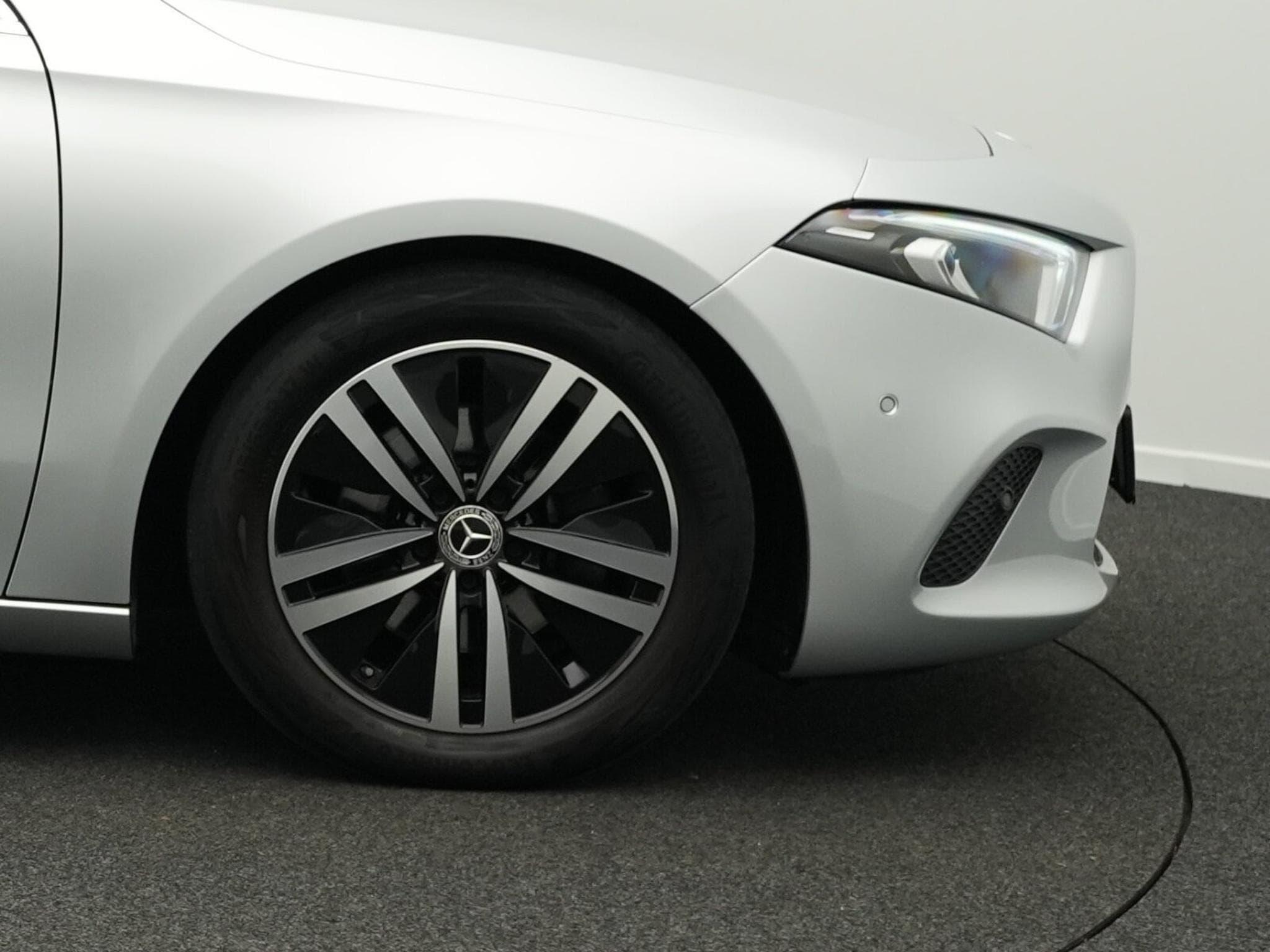 Mercedes A 180 d Progressive LED+Ambi+MBUX+Apple (2021) - Photo 6