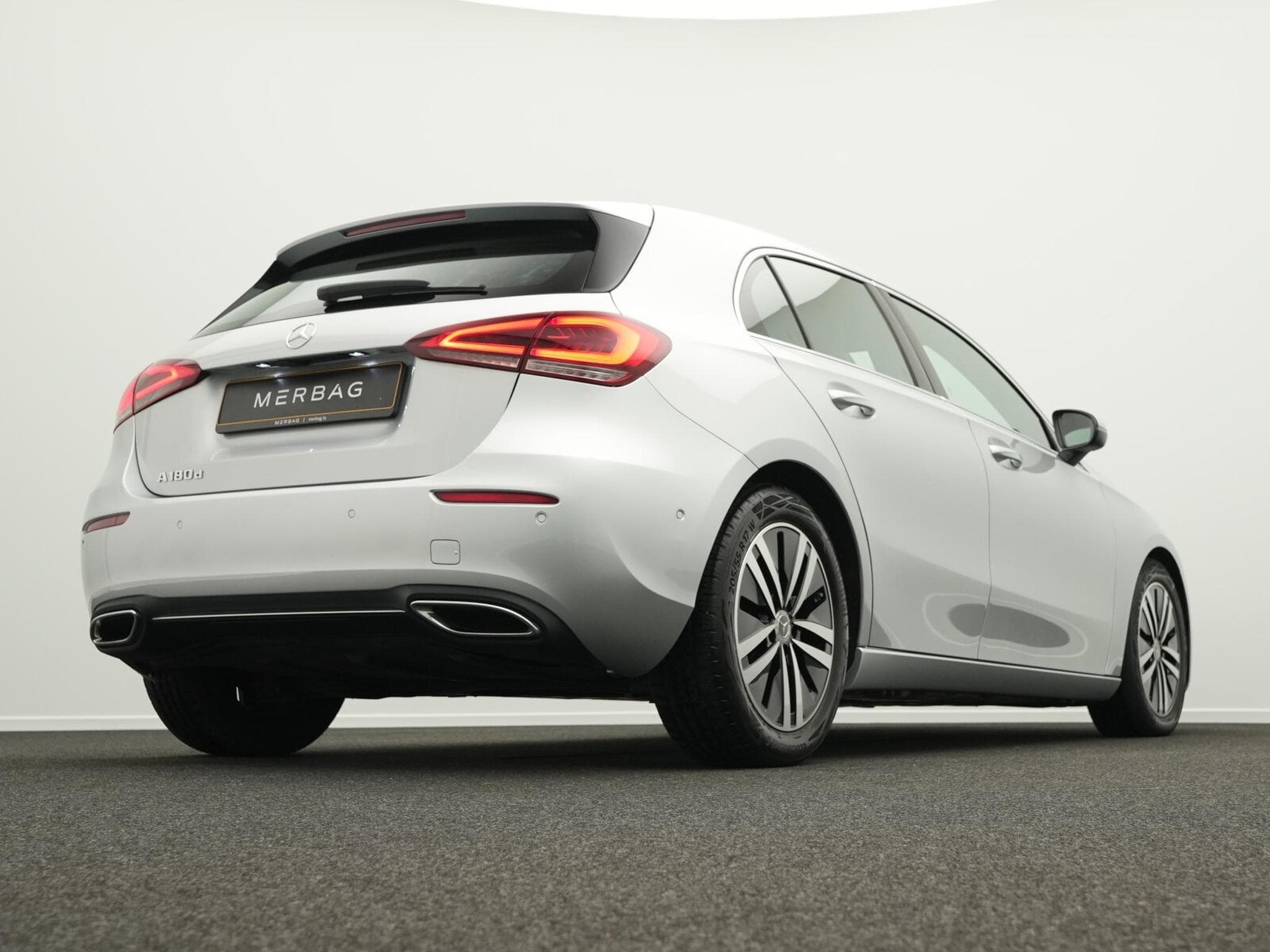 Mercedes A 180 d Progressive LED+Ambi+MBUX+Apple (2021) - Photo 9