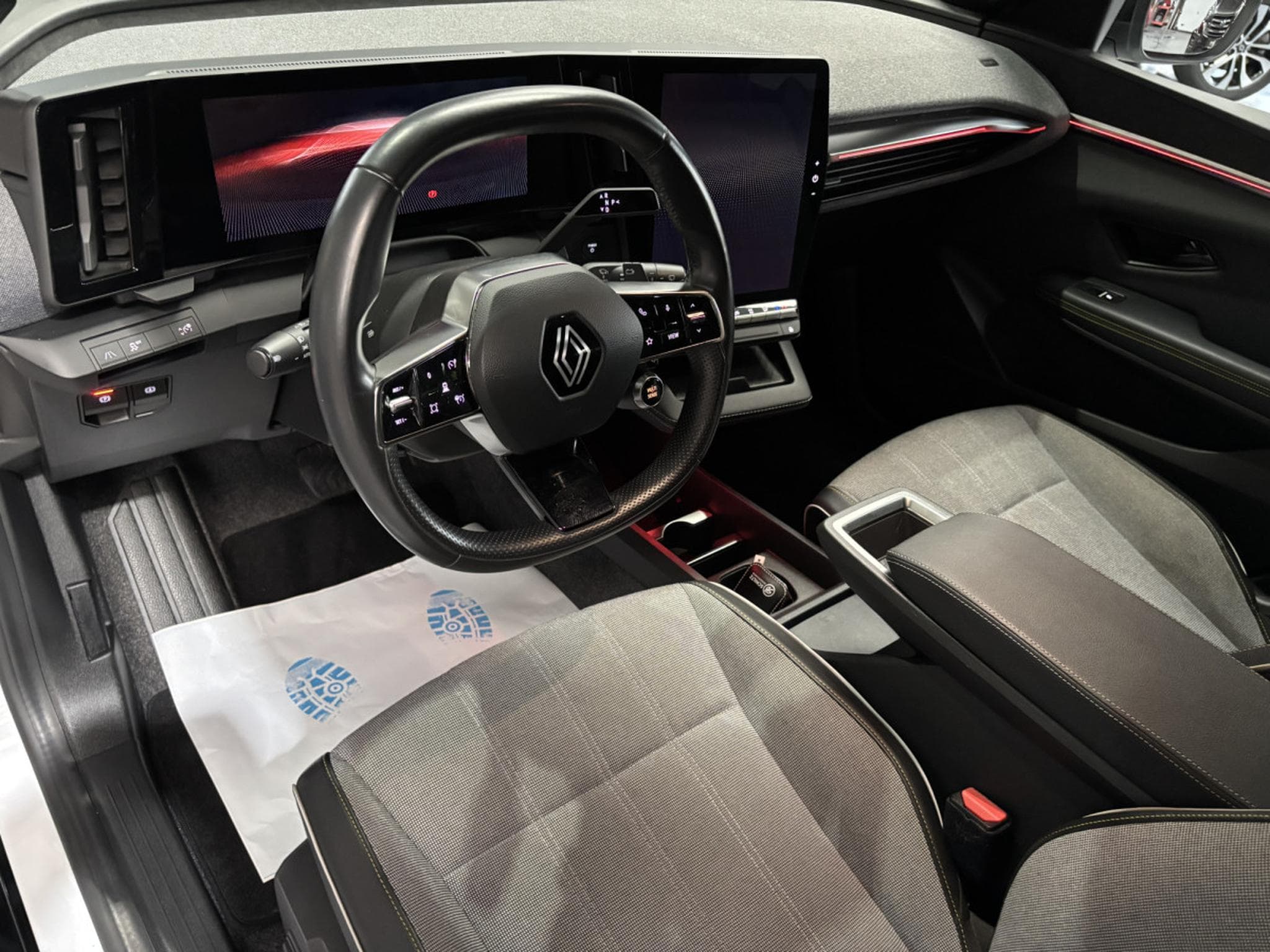 Renault Megane E-TECH EV40 TECHNO (2023) - Photo 9