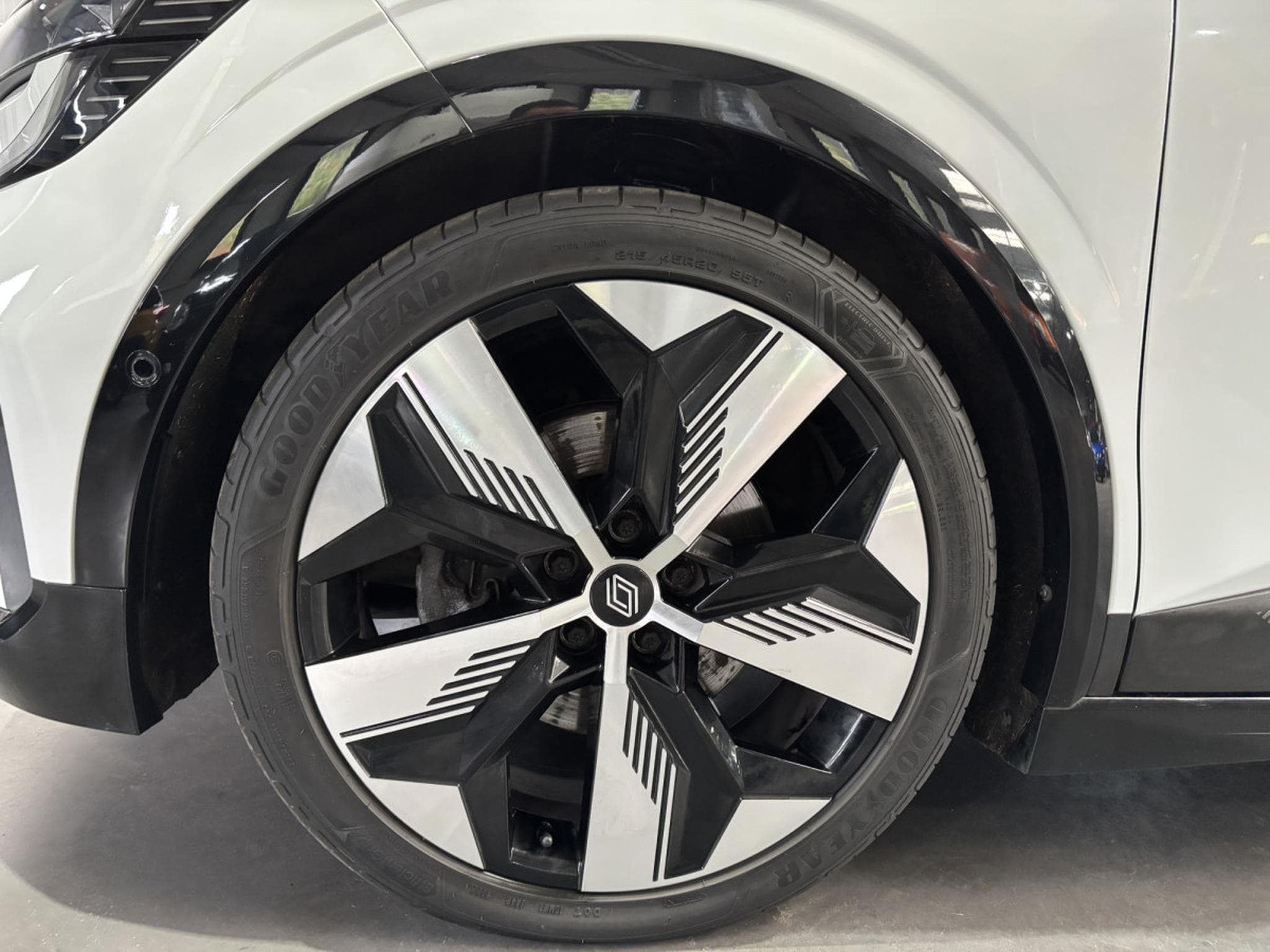Renault Megane E-TECH EV40 TECHNO (2023) - Photo 8