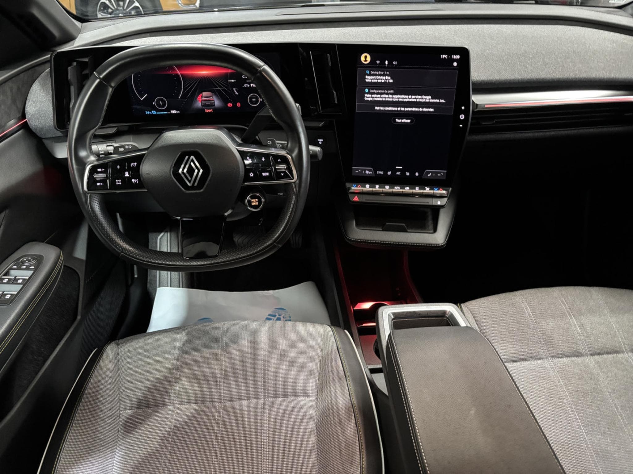 Renault Megane E-TECH EV40 TECHNO (2023) - Photo 10