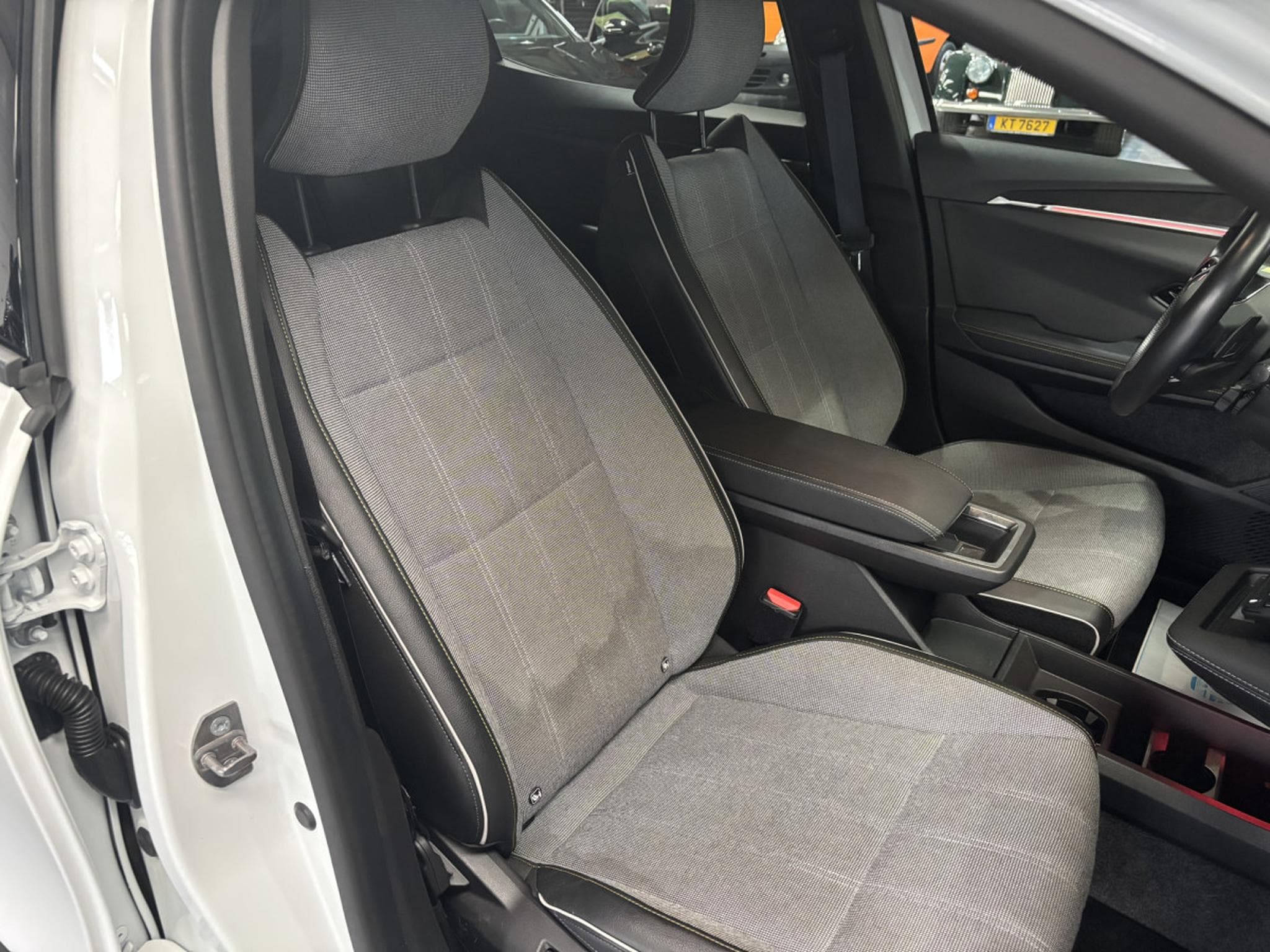 Renault Megane E-TECH EV40 TECHNO (2023) - Photo 11