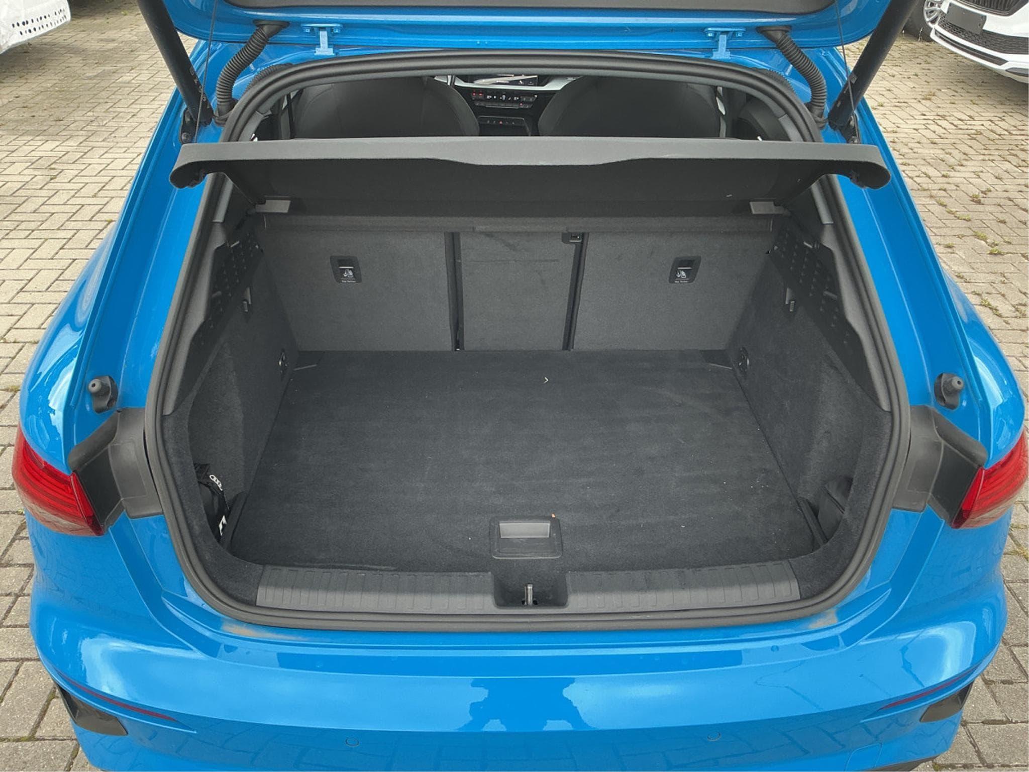 Audi A3 Sportback S-Line 2.0 30 TDI 115 CV S-Tronic (2023) - Photo 9
