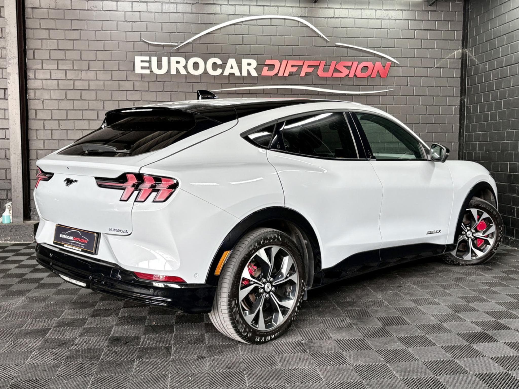 Ford Mustang Mach-E 99KWH EXT. RANGE PREMIUM *PANO* BANG&OLUFSEN* (2023) - Foto 4