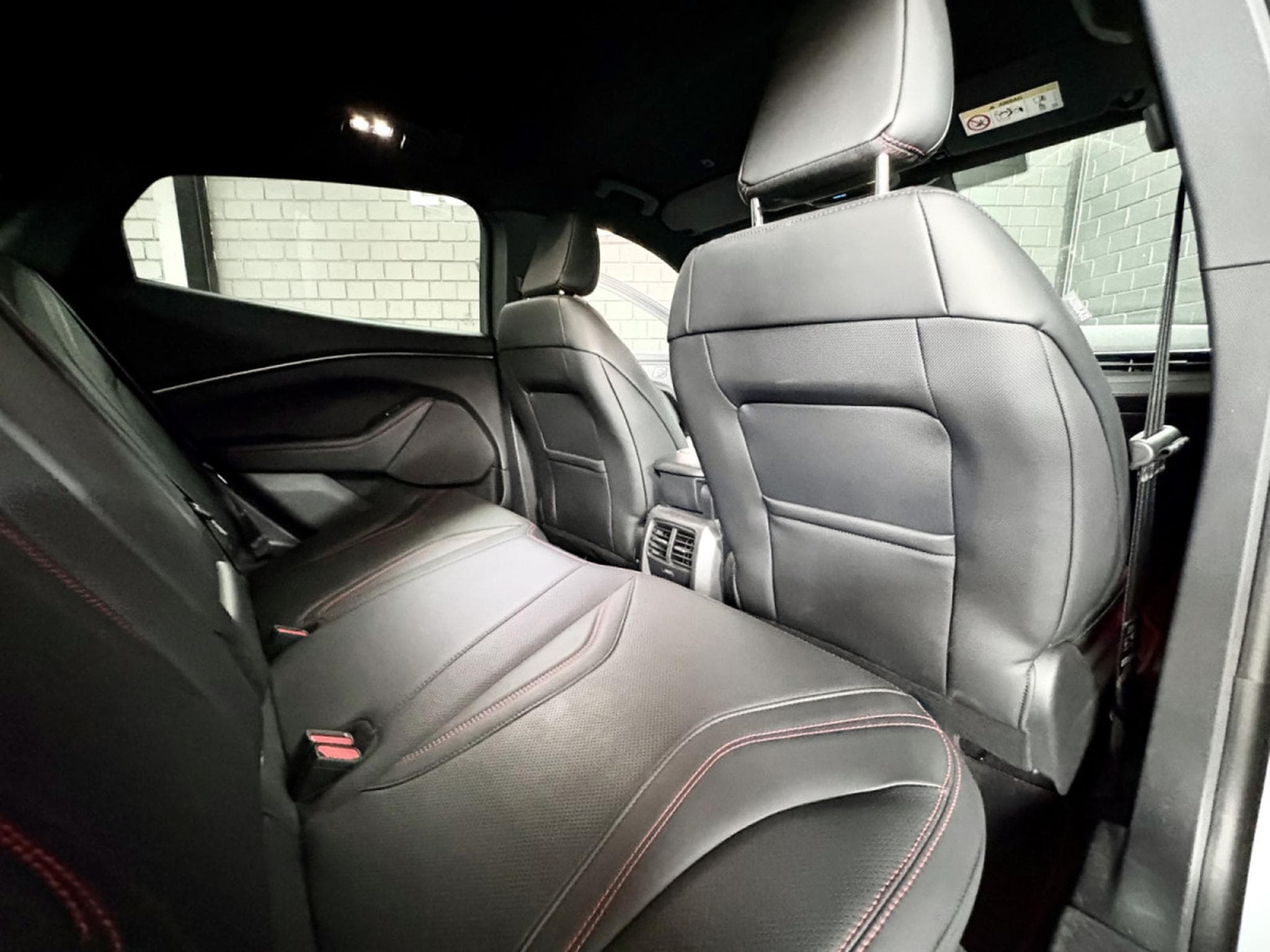 Ford Mustang Mach-E 99KWH EXT. RANGE PREMIUM *PANO* BANG&OLUFSEN* (2023) - Foto 18