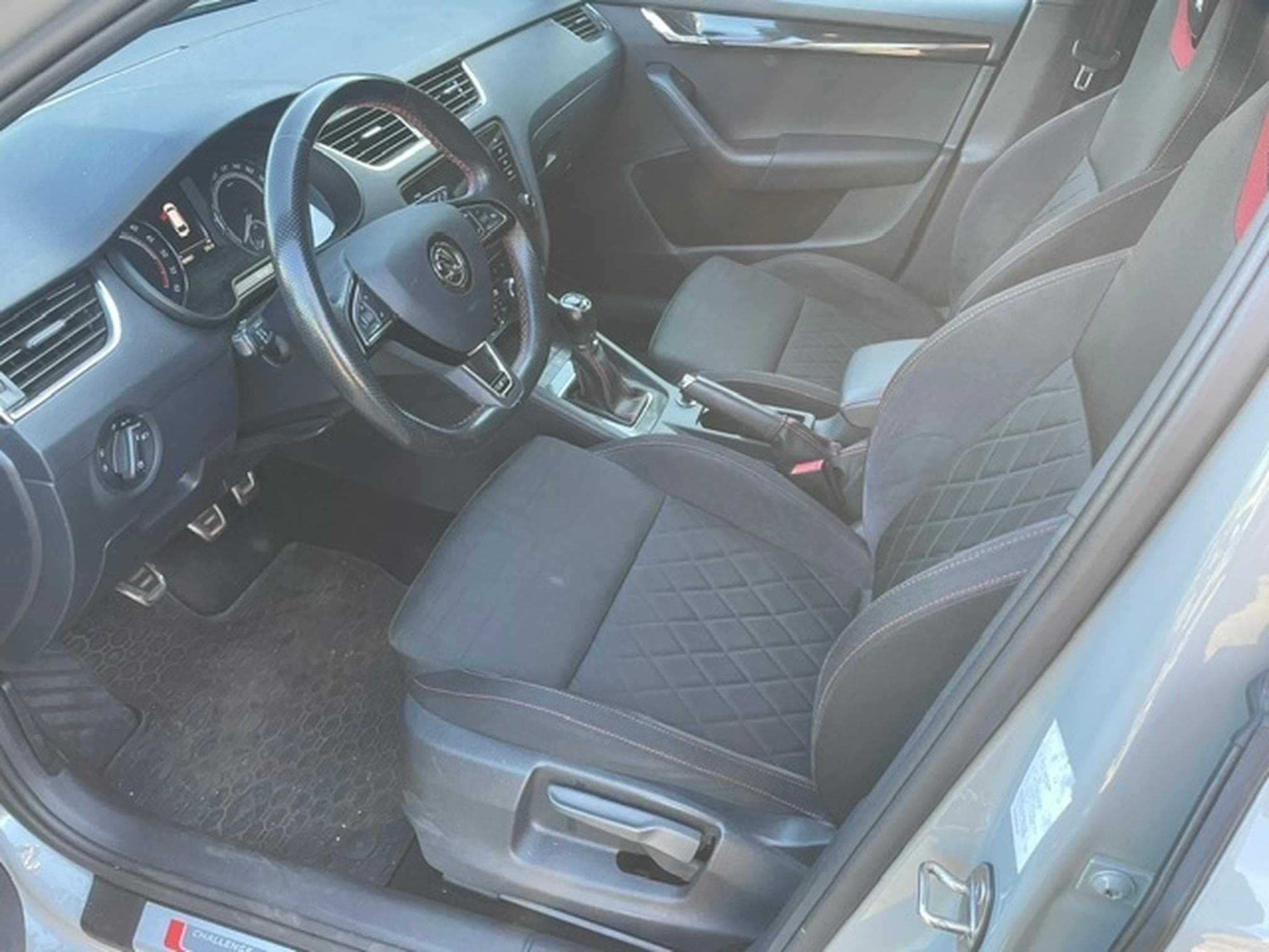 Skoda Octavia VRS 2.0TDi 184 Challenge (2018) - Photo 6