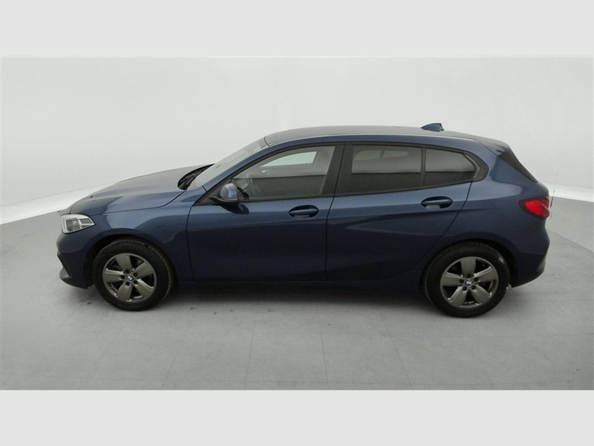 BMW 118 i  Navi Cockpit / Led / PDC av+ar (2021) - Photo 3