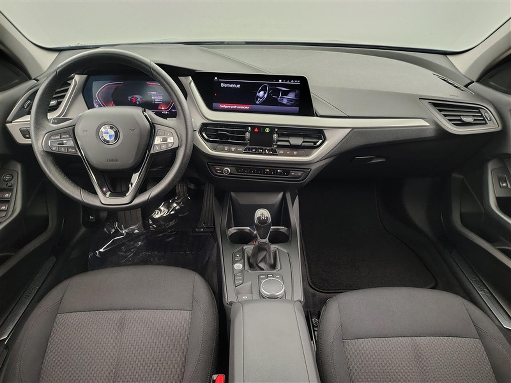 BMW 118 i  Navi Cockpit / Led / PDC av+ar (2021) - Photo 8