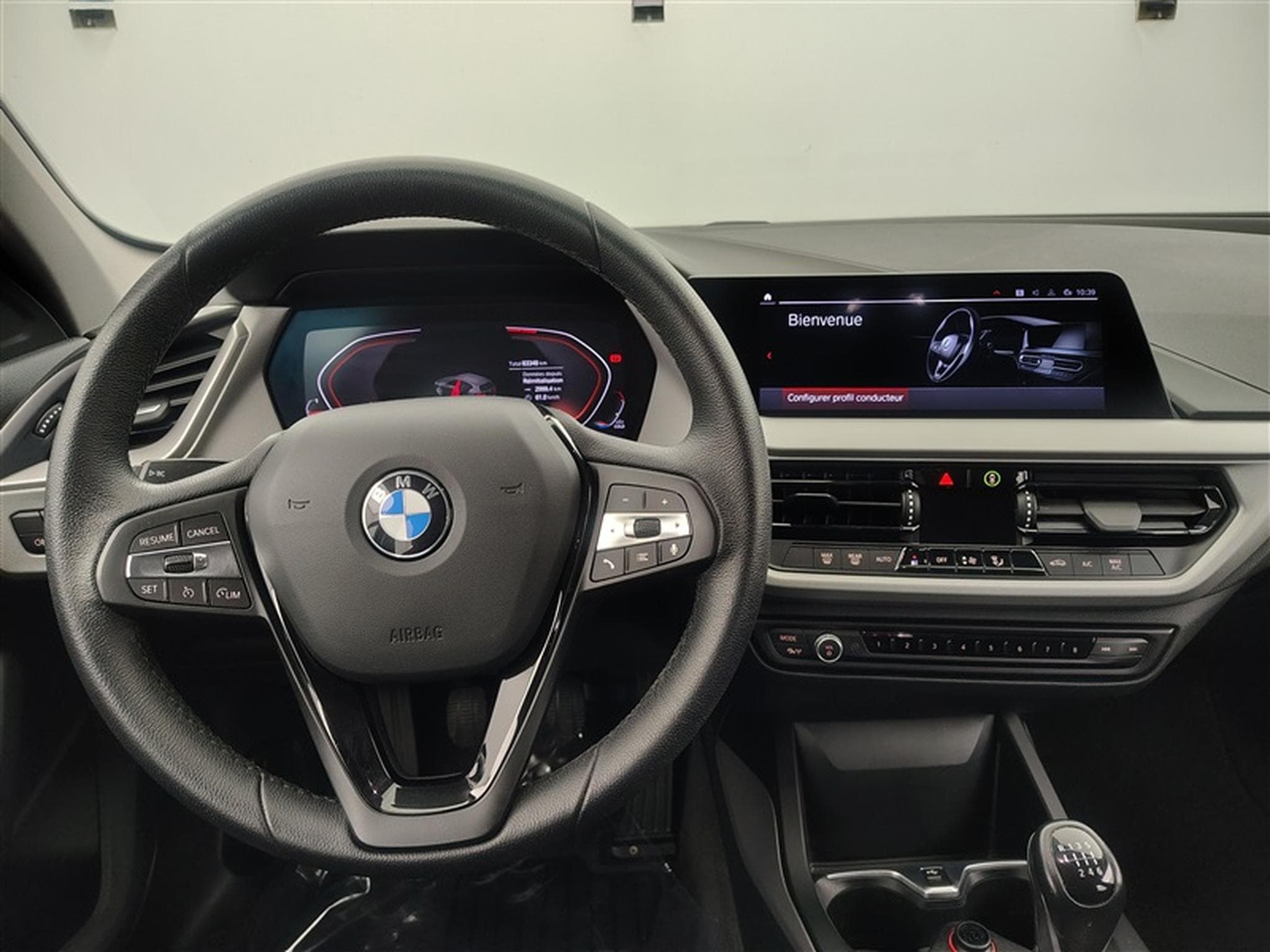 BMW 118 i  Navi Cockpit / Led / PDC av+ar (2021) - Photo 9