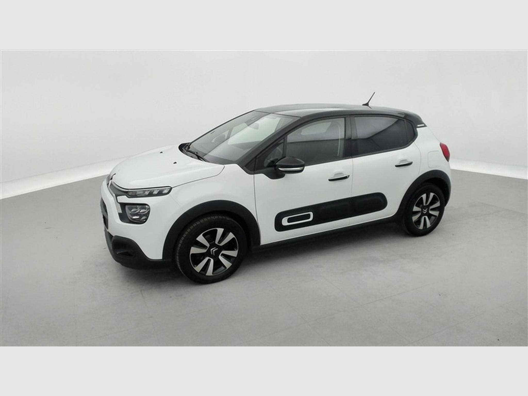 Citroen C3 1.2i PureTech Shine CARPLAY / FULL LED / JA 16" (2023) - Photo 20