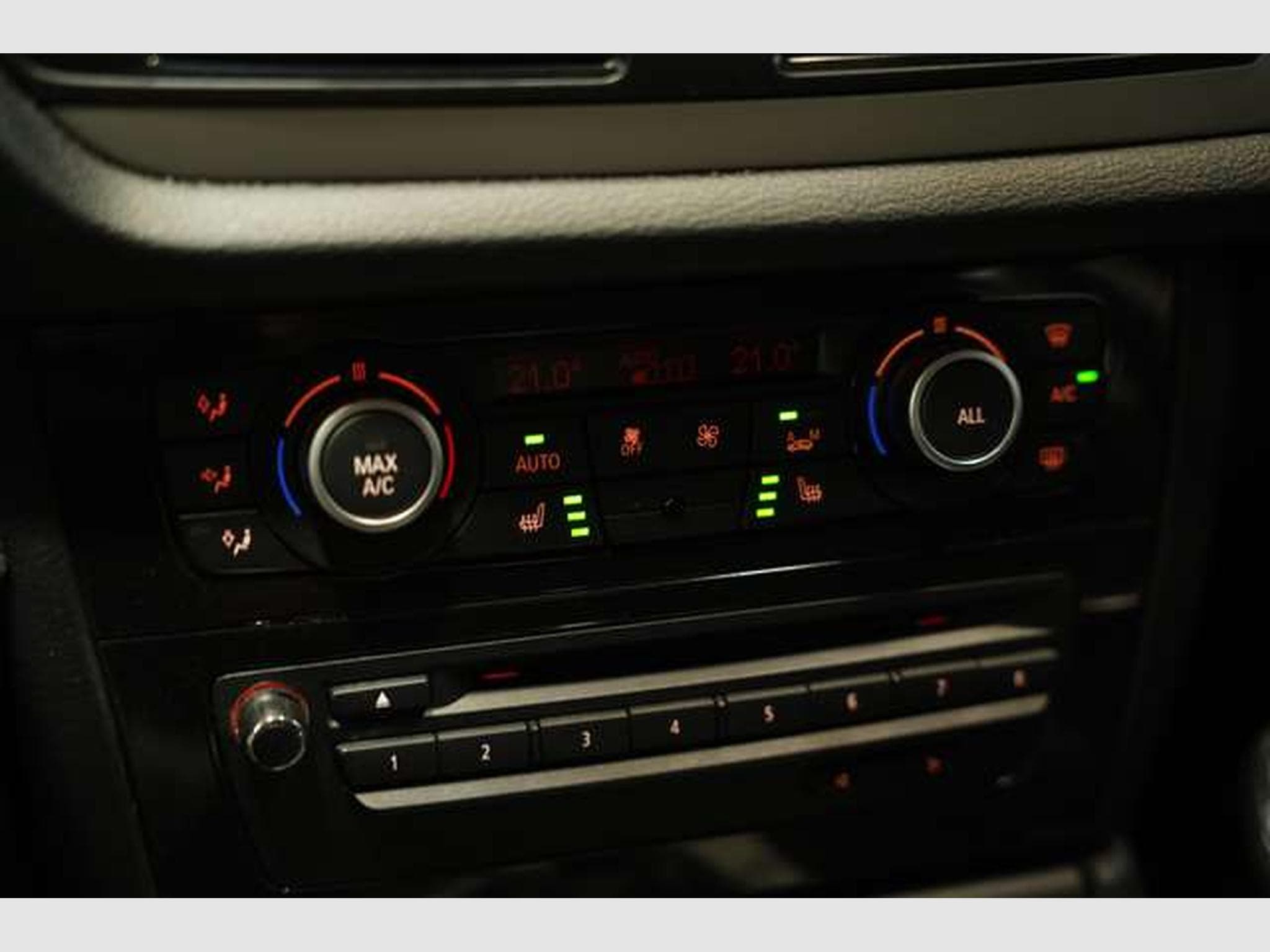 BMW X1 sD 16 d *Sitzheizung*Bi-Xenon*Navi*PDC*Klima (2013) - Photo 13