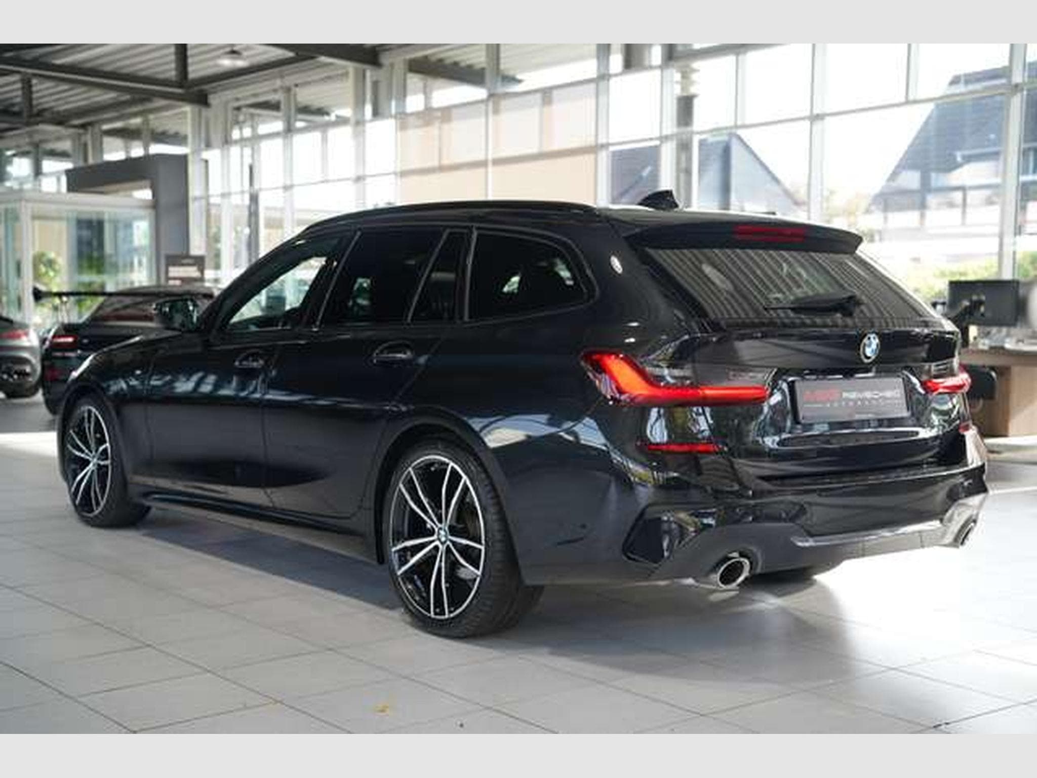 BMW 320 d Touring M Sportpaket *ACC*Pano*LiveCockpit (2021) - Foto 10