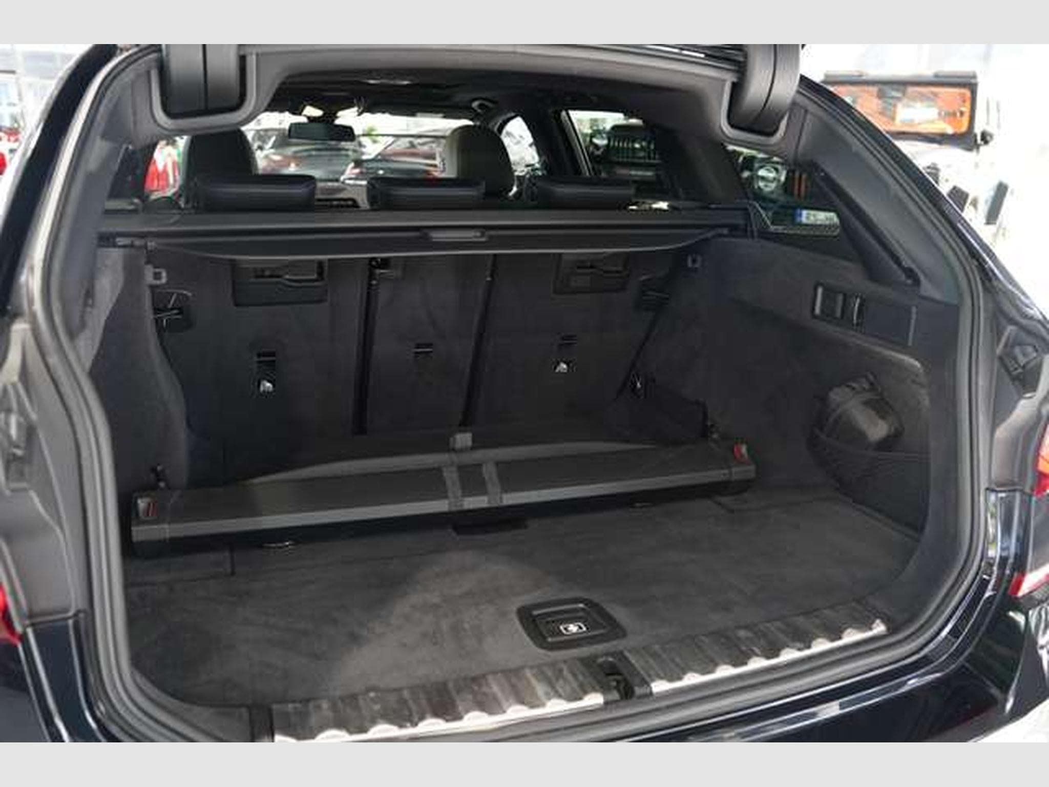 BMW 320 d Touring M Sportpaket *ACC*Pano*LiveCockpit (2021) - Foto 13