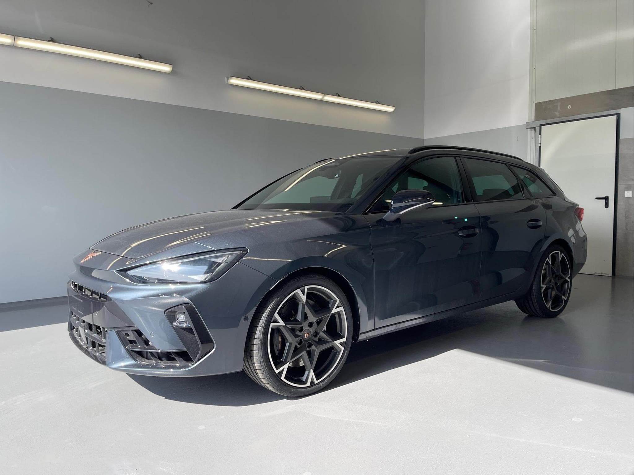 Cupra Leon VZ (2026) - Photo 1