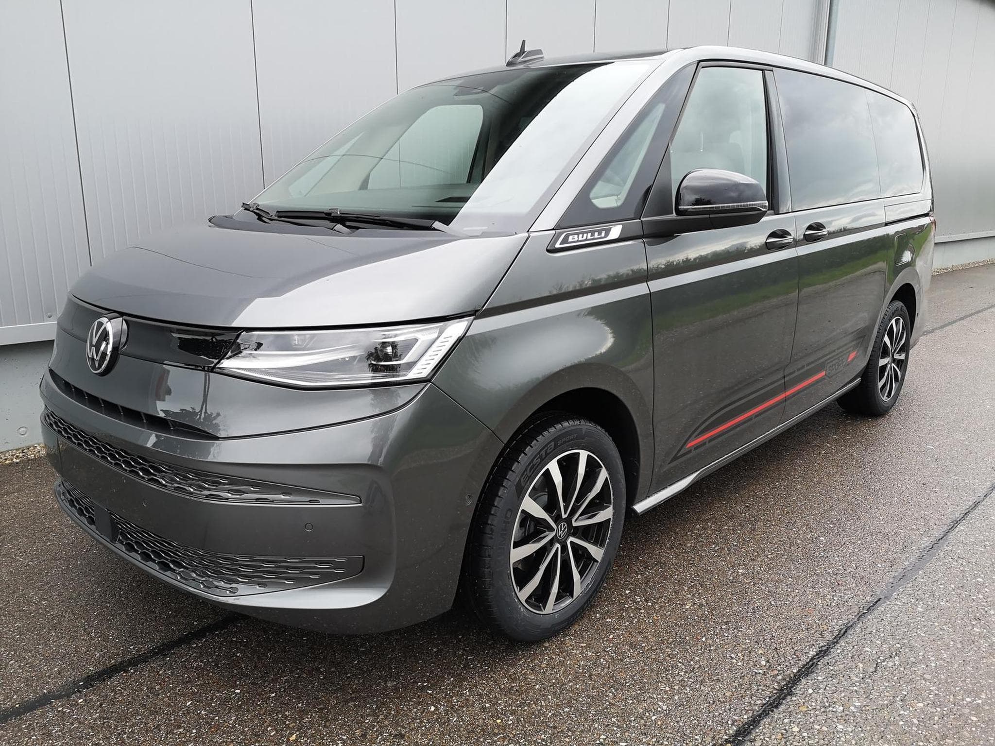 VW T7 Sport Edition (2026) - Photo 1