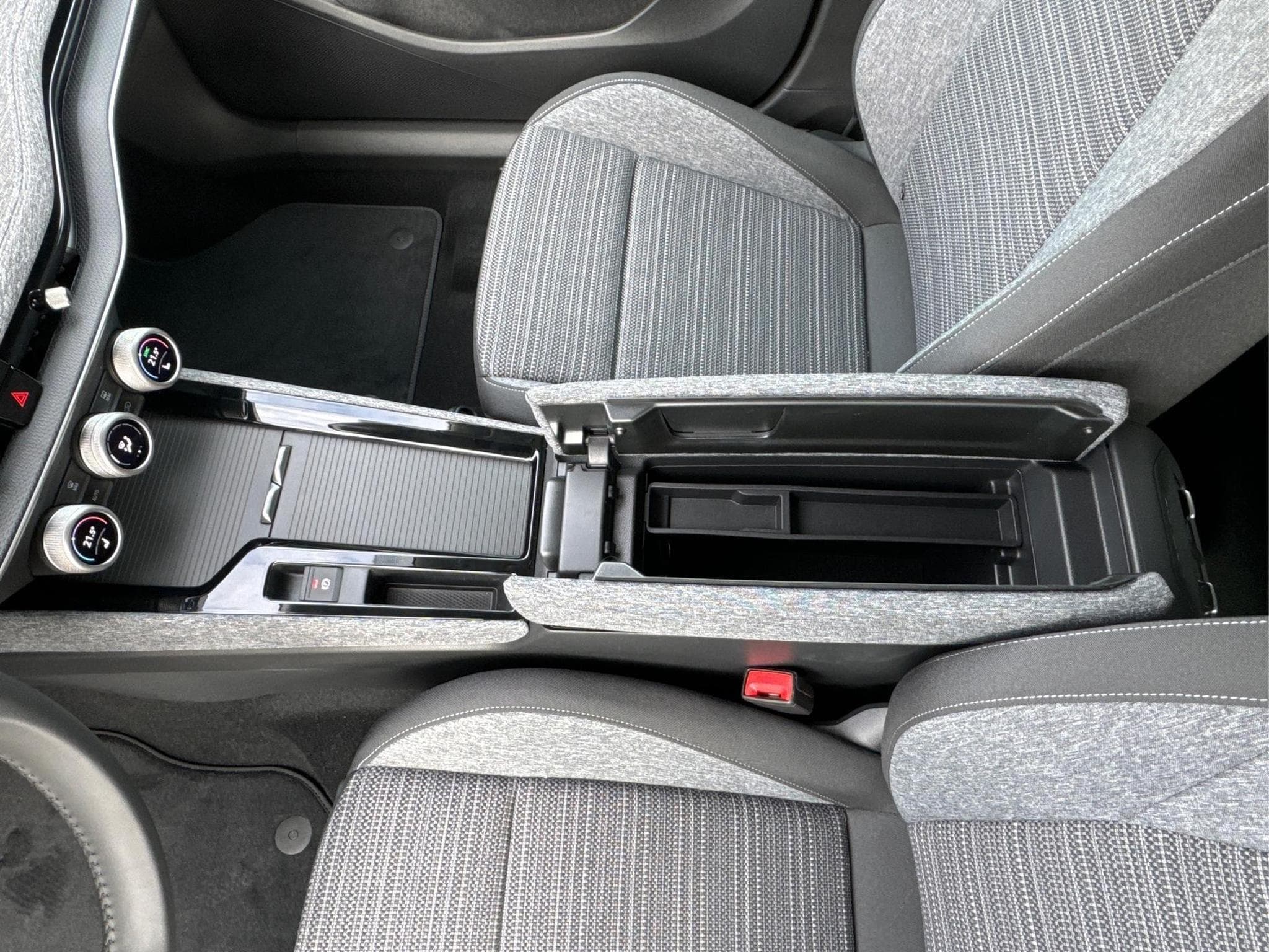 Skoda Superb Selection (2026) - Photo 15