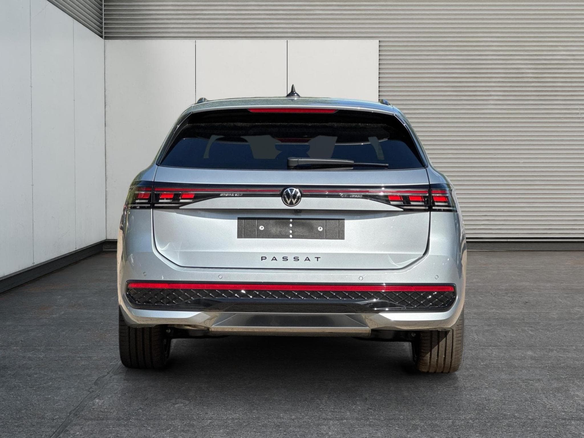 VW Passat Variant R-Line Edition Plus (2026) - Photo 4