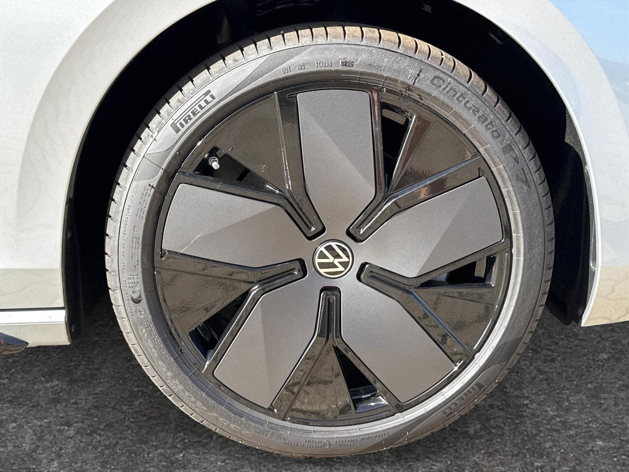 VW Passat Variant R-Line Edition Plus (2026) - Photo 11