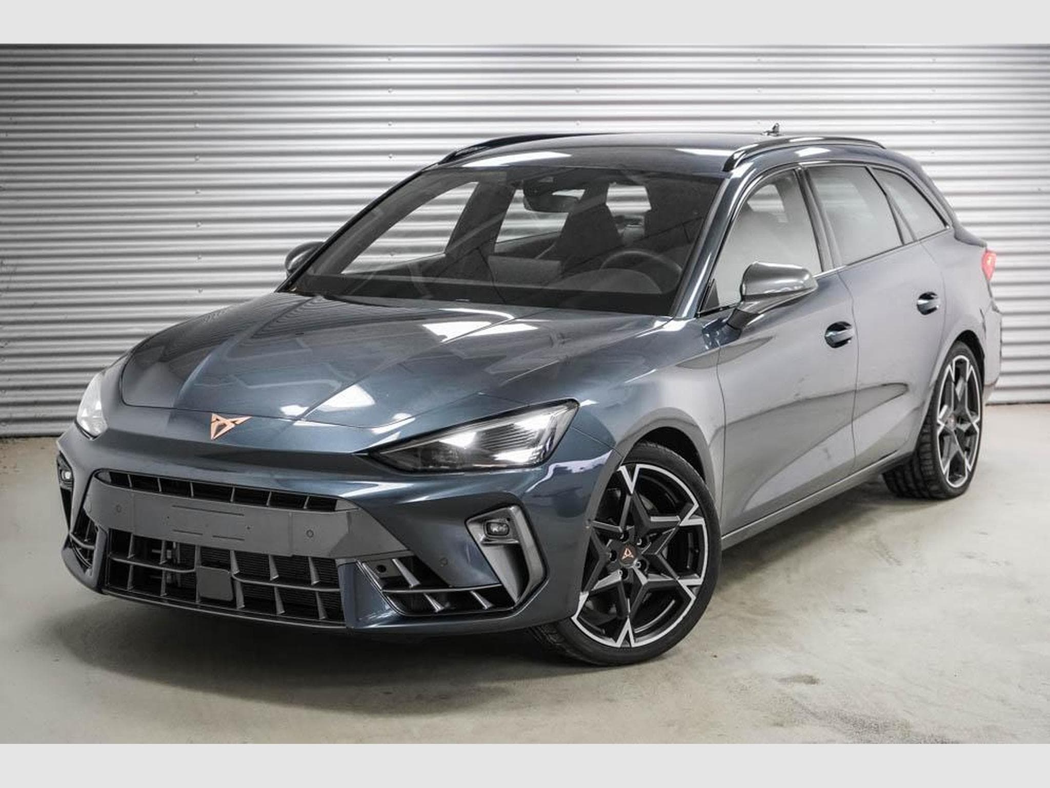 Cupra Leon ST 2,0 TSI (2025) - Photo 1