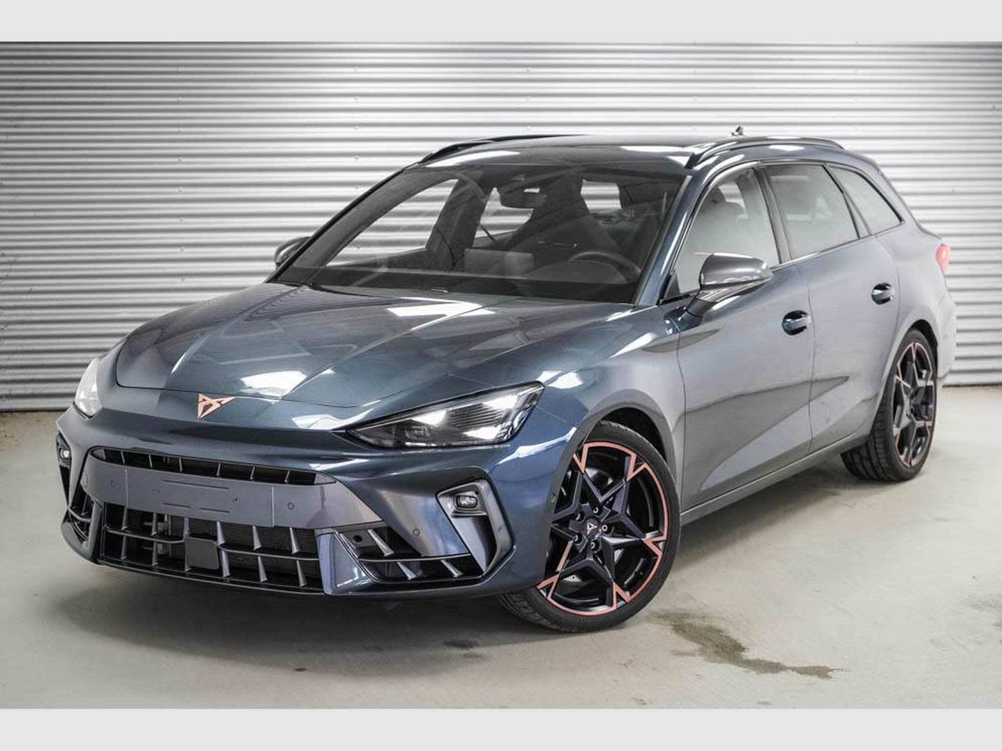 Cupra Leon ST 2,0 TSI (2025) - Photo 1