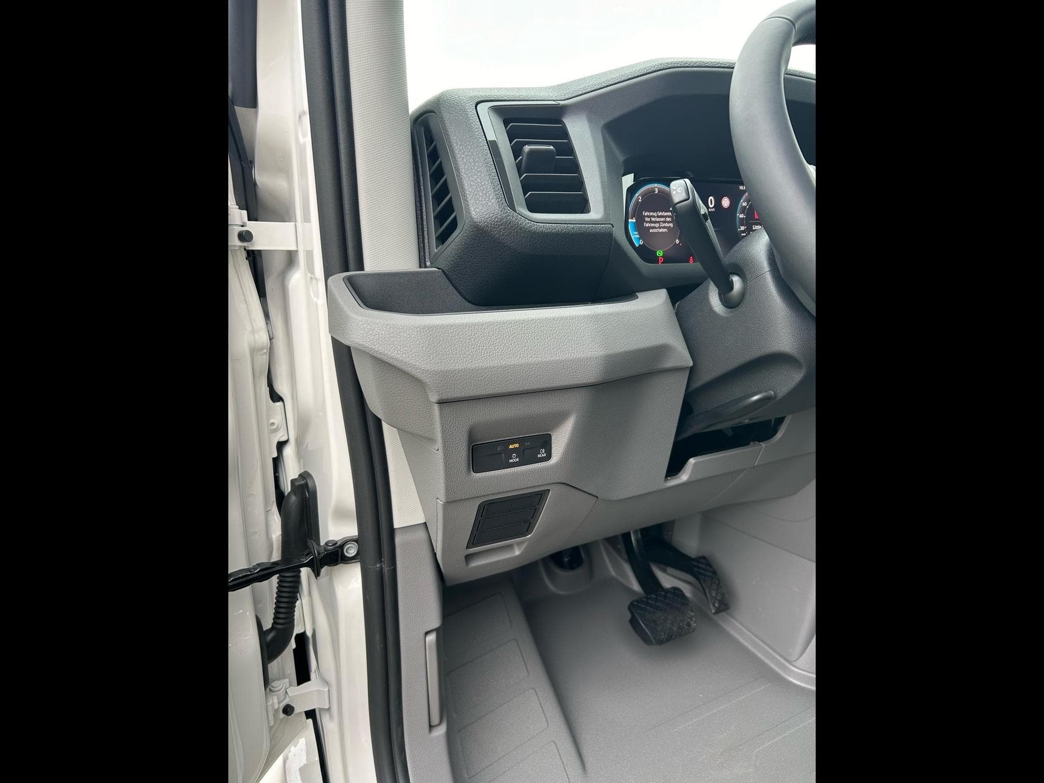 VW Crafter 35 2.0 TDI (2025) - Foto 4