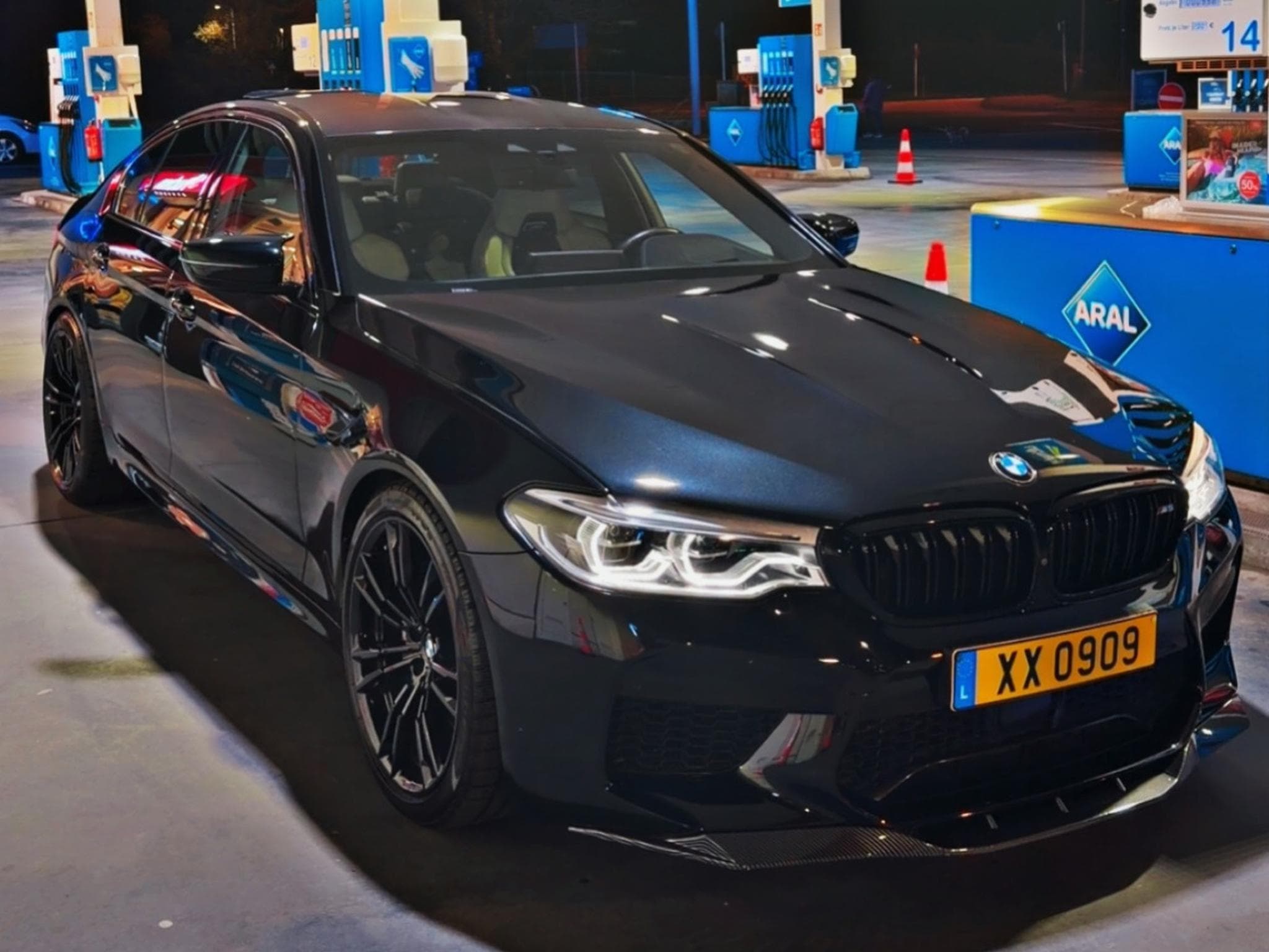 BMW M5 4.4i x-Drive 360Kam. Soft Close HUD (2018) - Photo 1