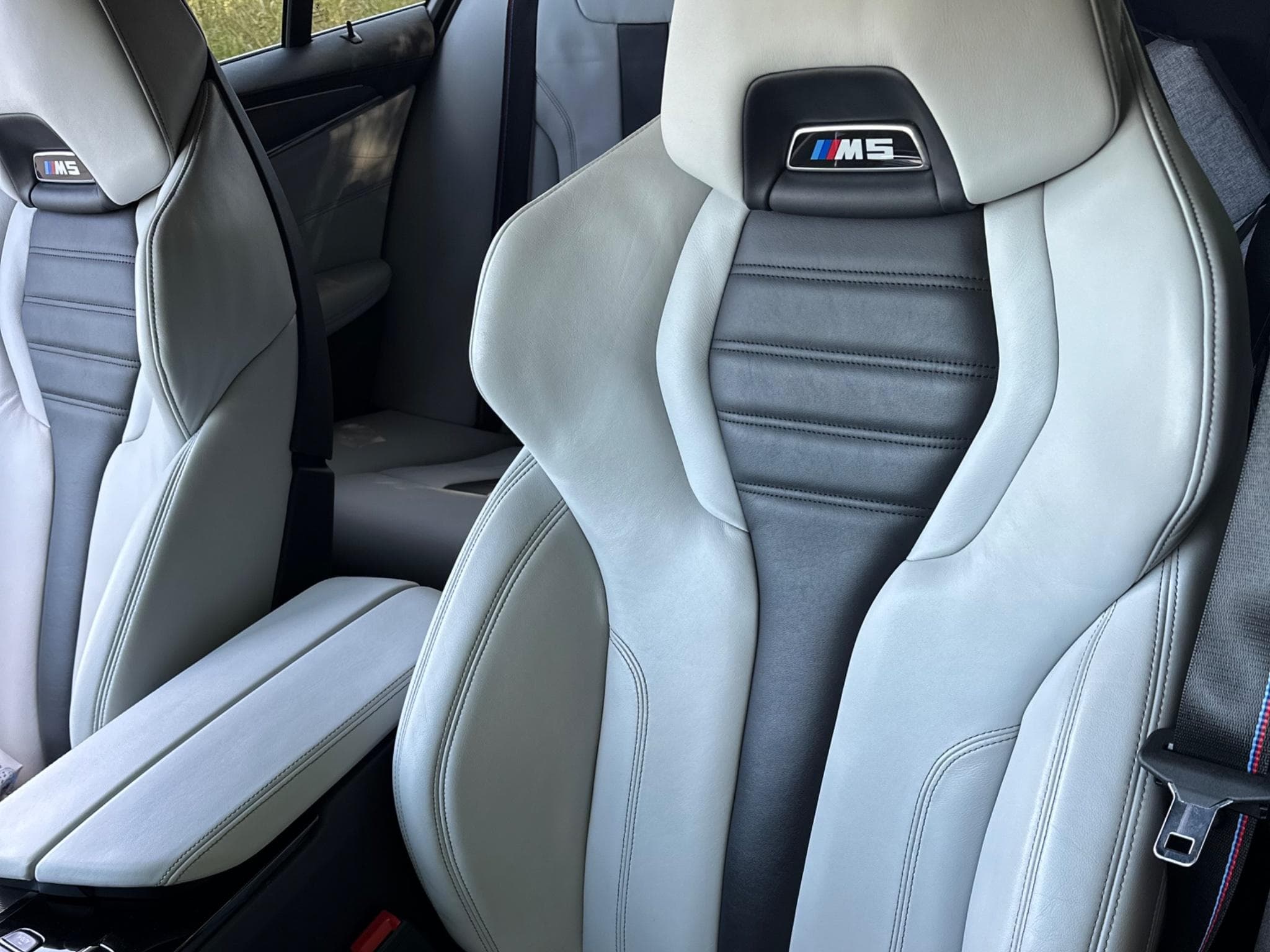 BMW M5 4.4i x-Drive 360Kam. Soft Close HUD (2018) - Photo 4