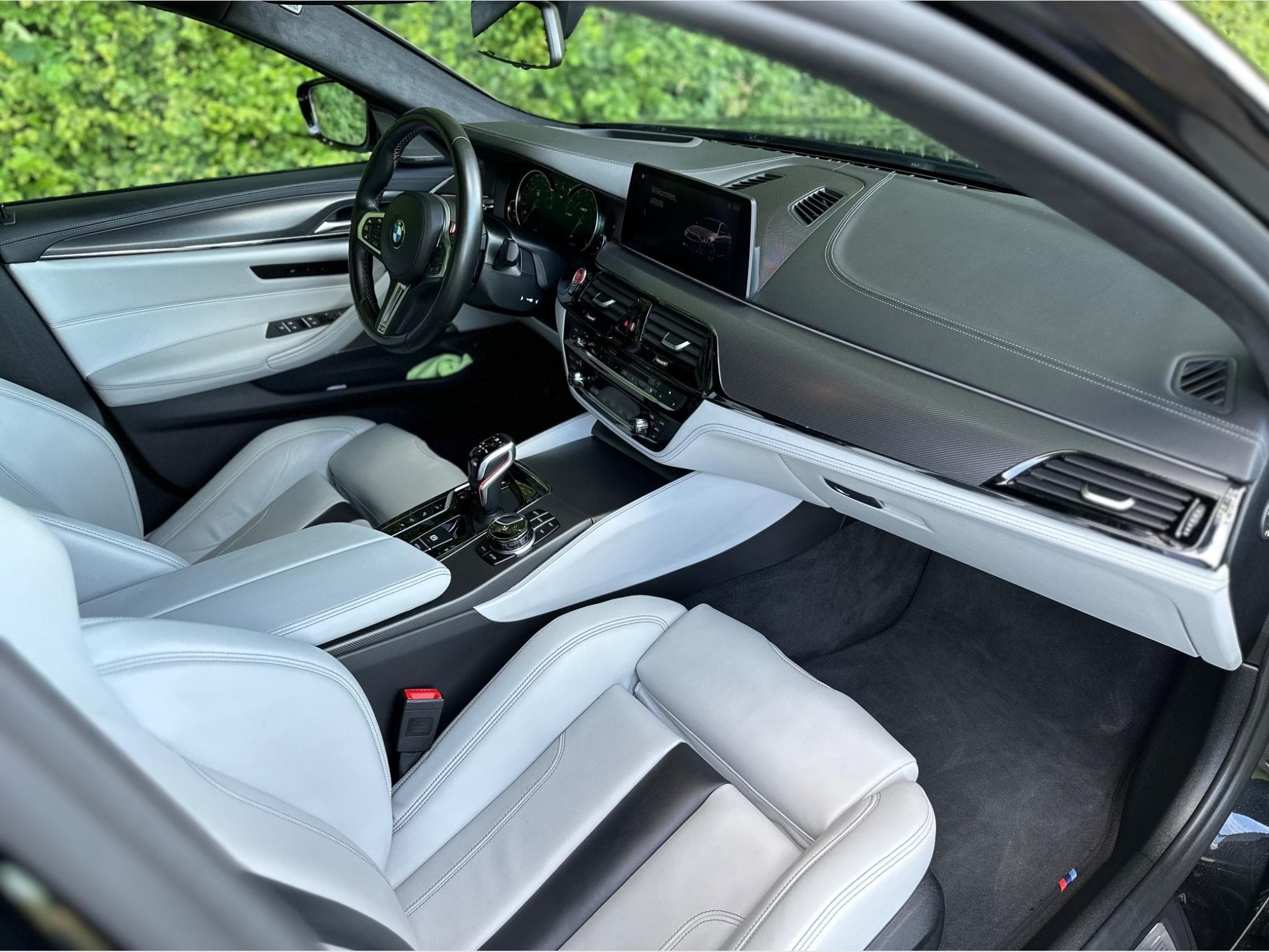 BMW M5 4.4i x-Drive 360Kam. Soft Close HUD (2018) - Photo 6