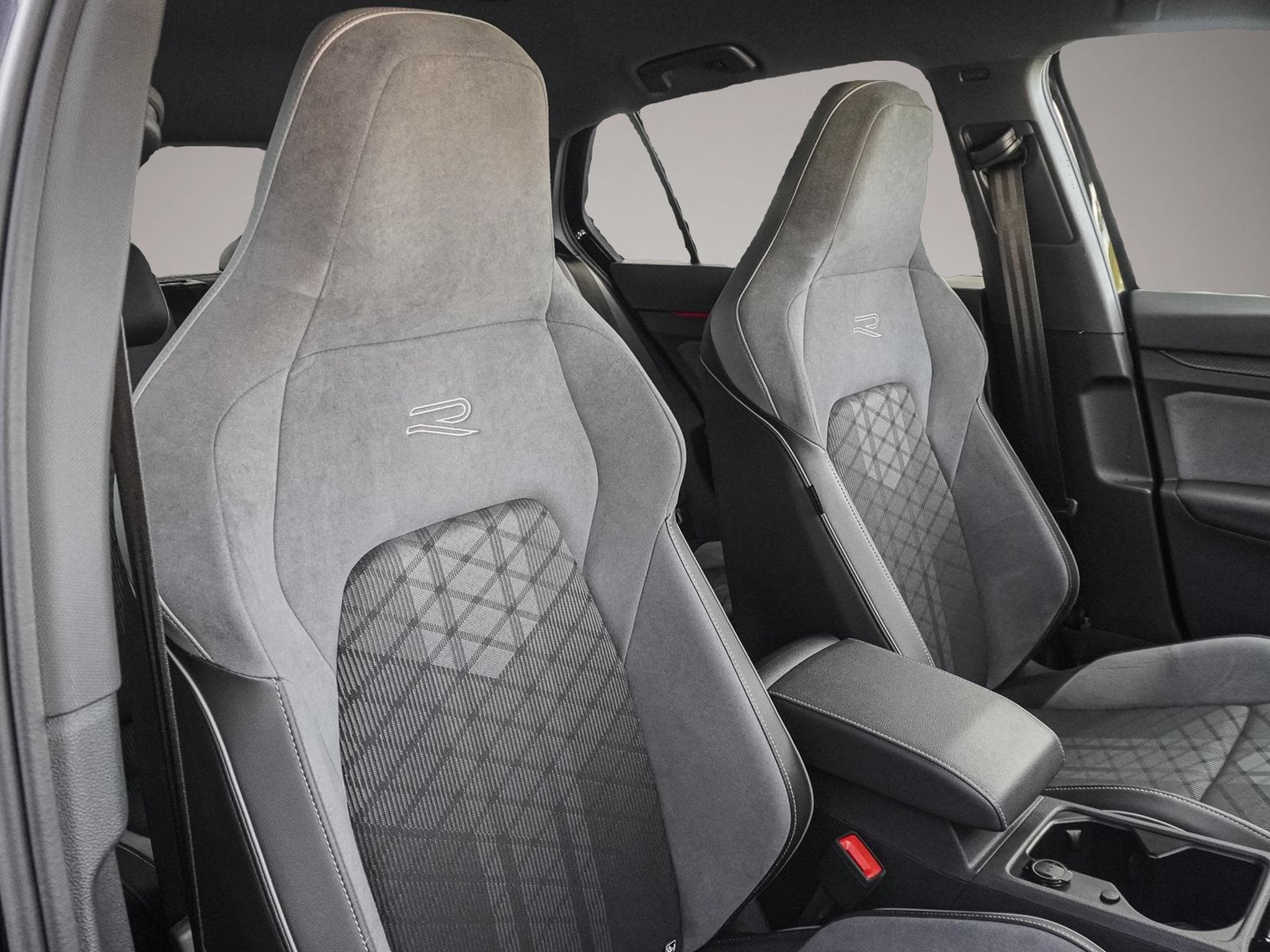 VW Golf (2023) - Photo 7