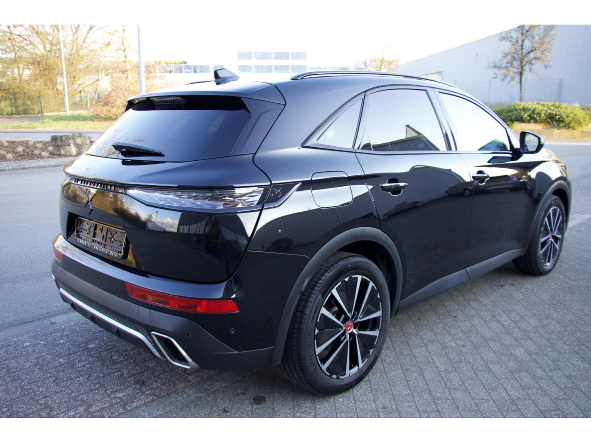 DS Automobiles DS7 E-Tense 4x4 300 Performance Line+ Pano. ACC (2023) - Photo 4