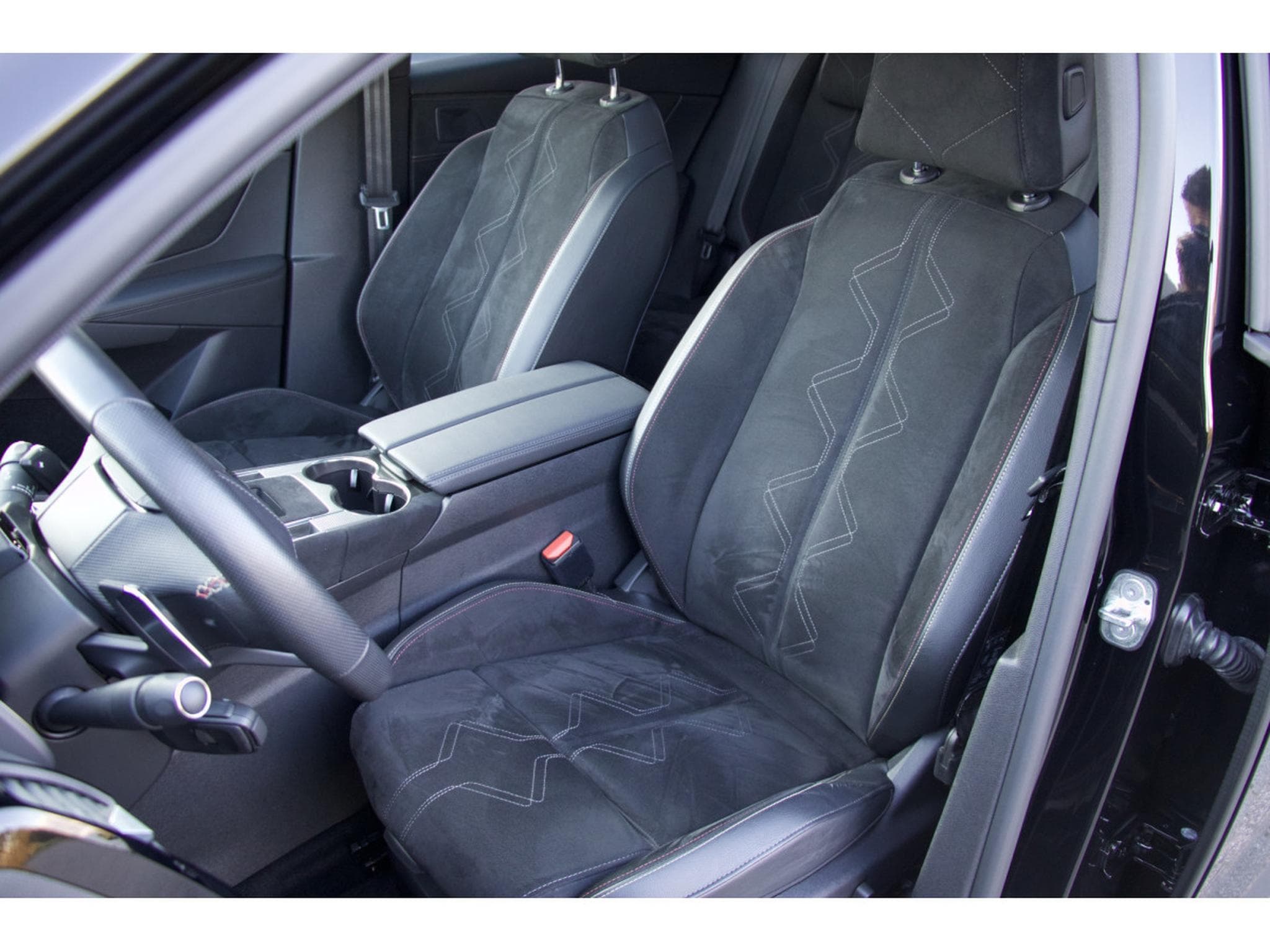 DS Automobiles DS7 E-Tense 4x4 300 Performance Line+ Pano. ACC (2023) - Photo 6