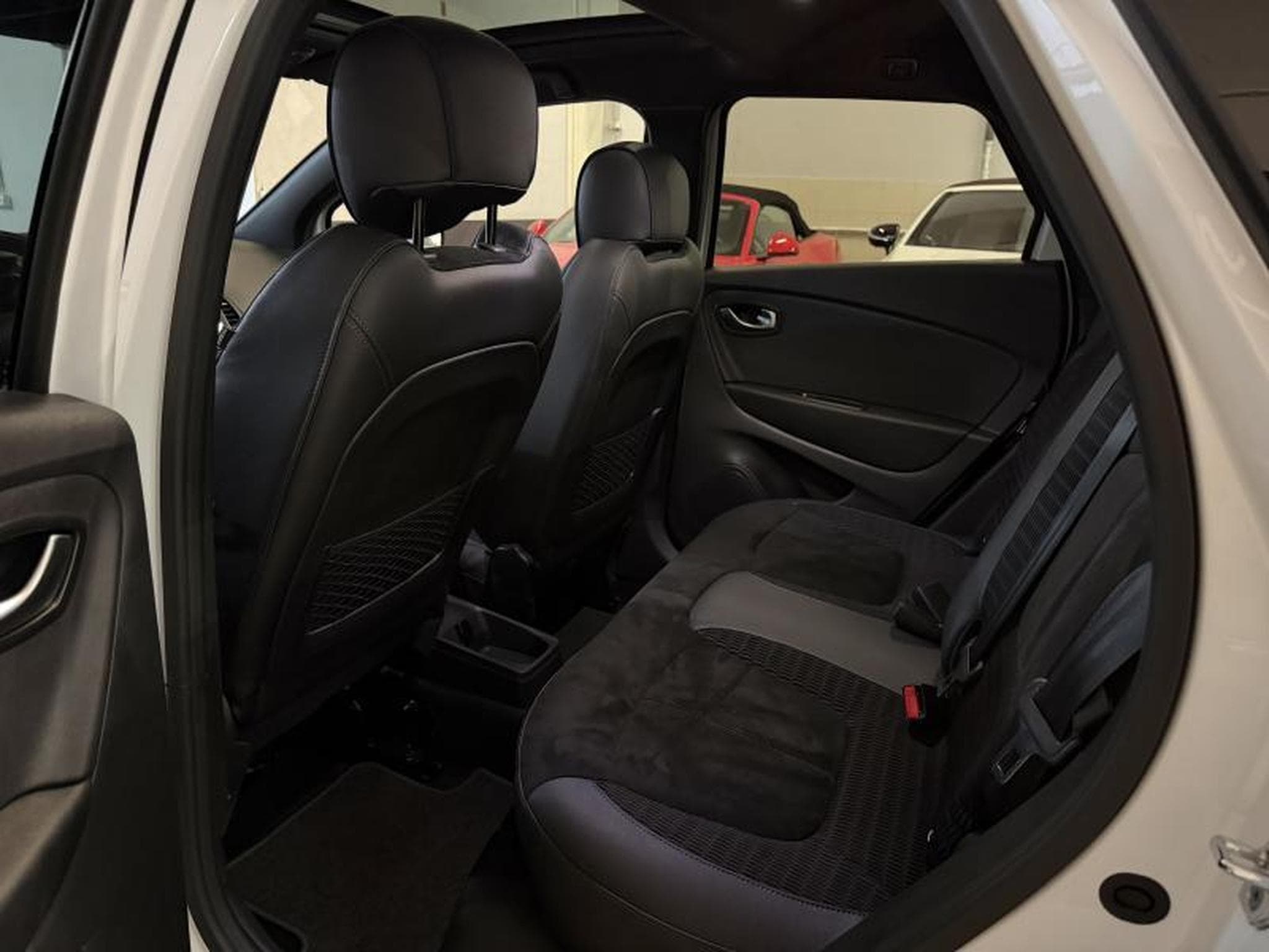 Renault Captur 1.3 TCe 150 EDC S-Edition (2018) - Photo 15