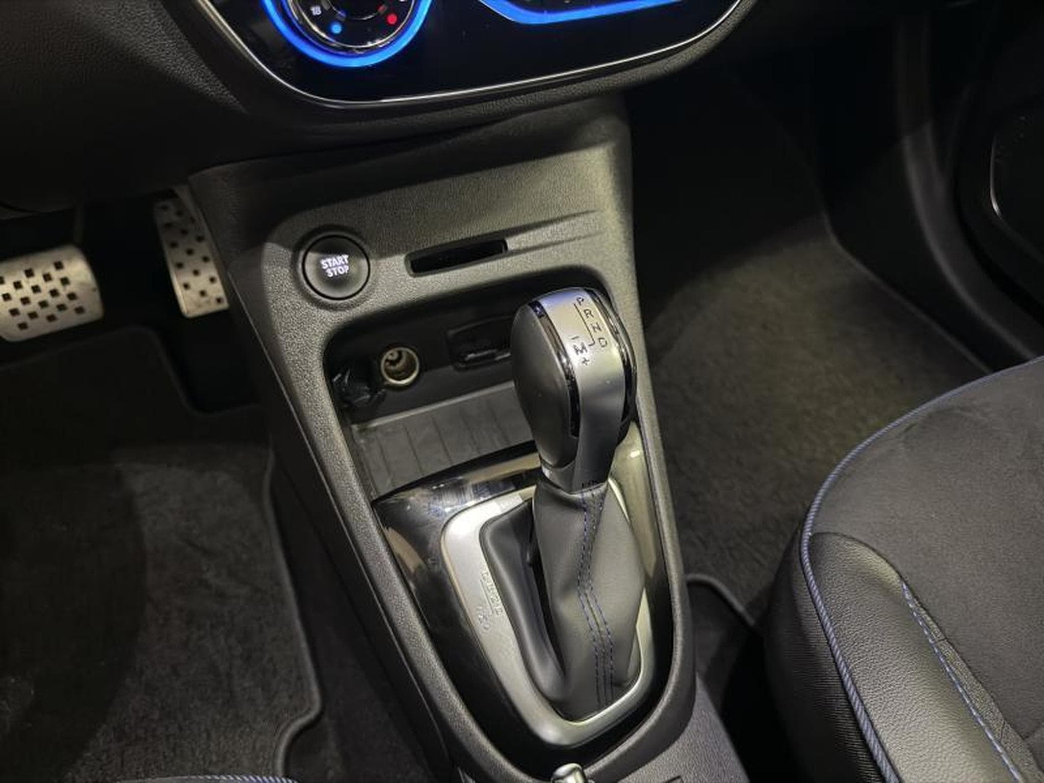 Renault Captur 1.3 TCe 150 EDC S-Edition (2018) - Photo 14