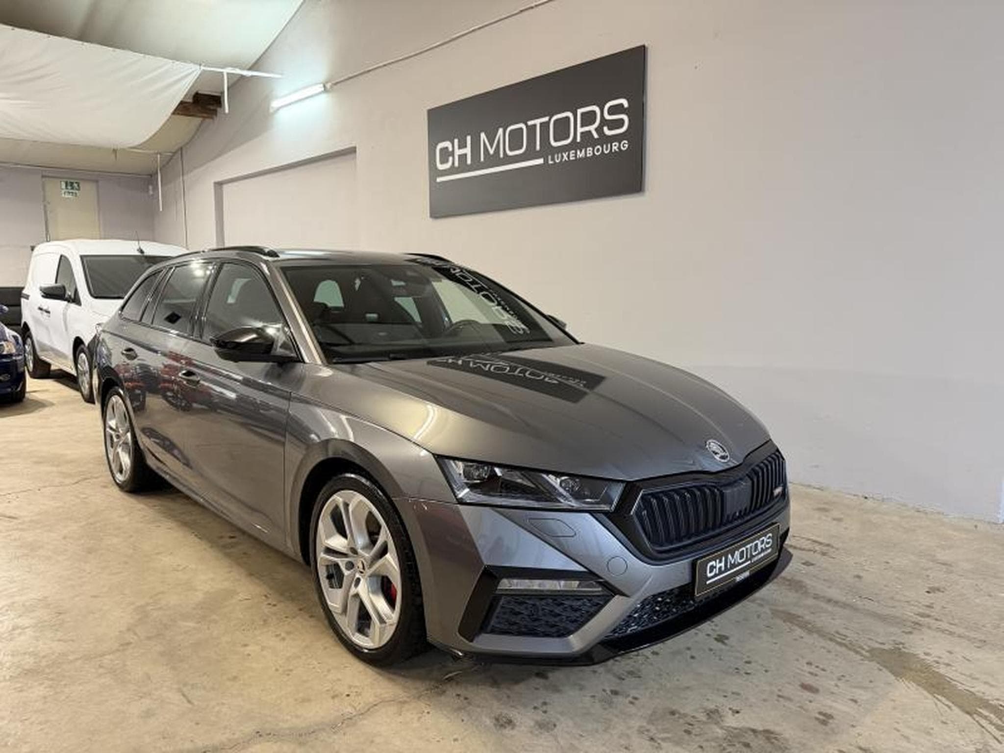 Skoda Octavia RS 2.0 TSI 245 DSG7 KOMBI (2023) - Photo 1