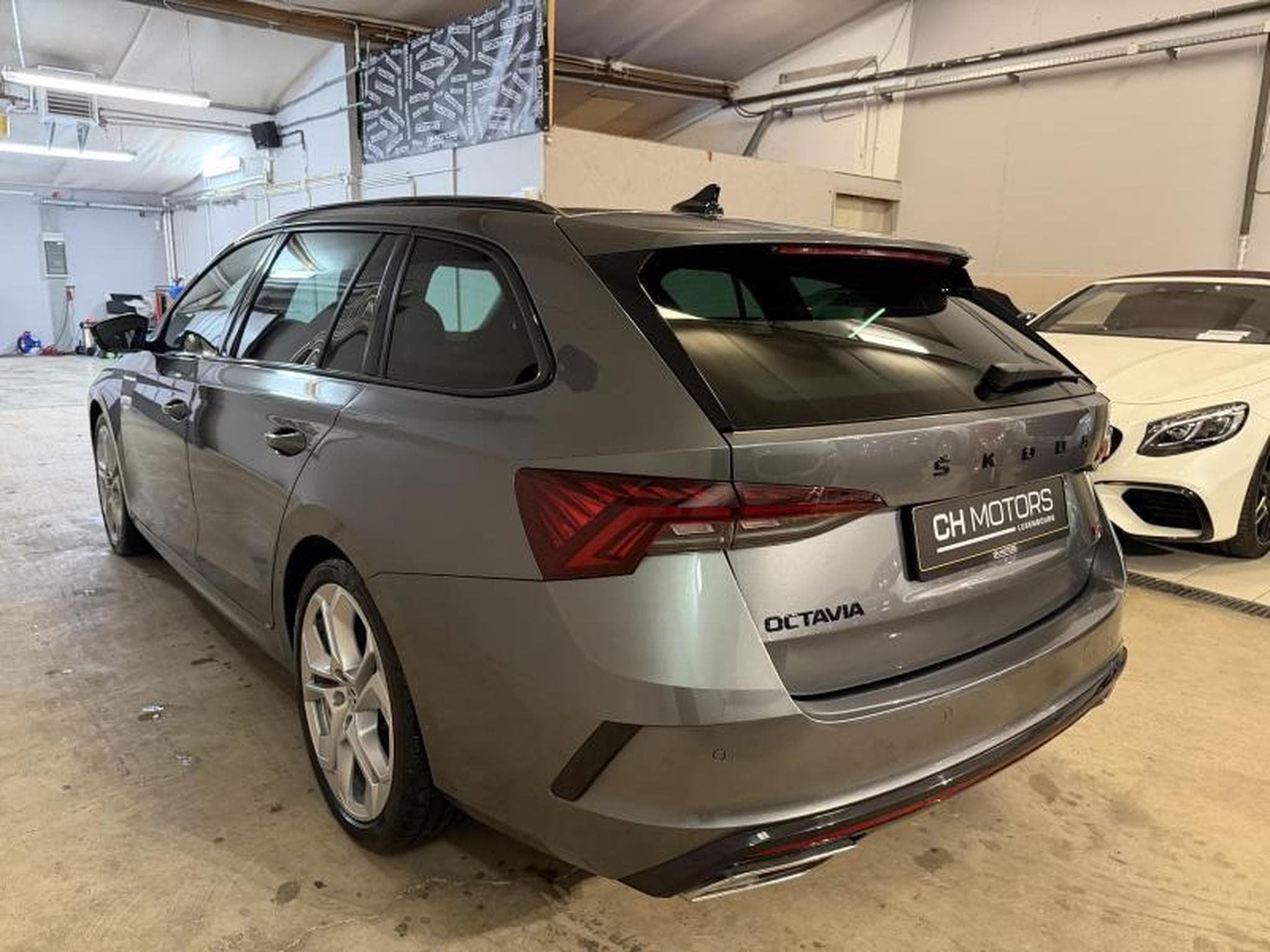 Skoda Octavia RS 2.0 TSI 245 DSG7 KOMBI (2023) - Photo 5