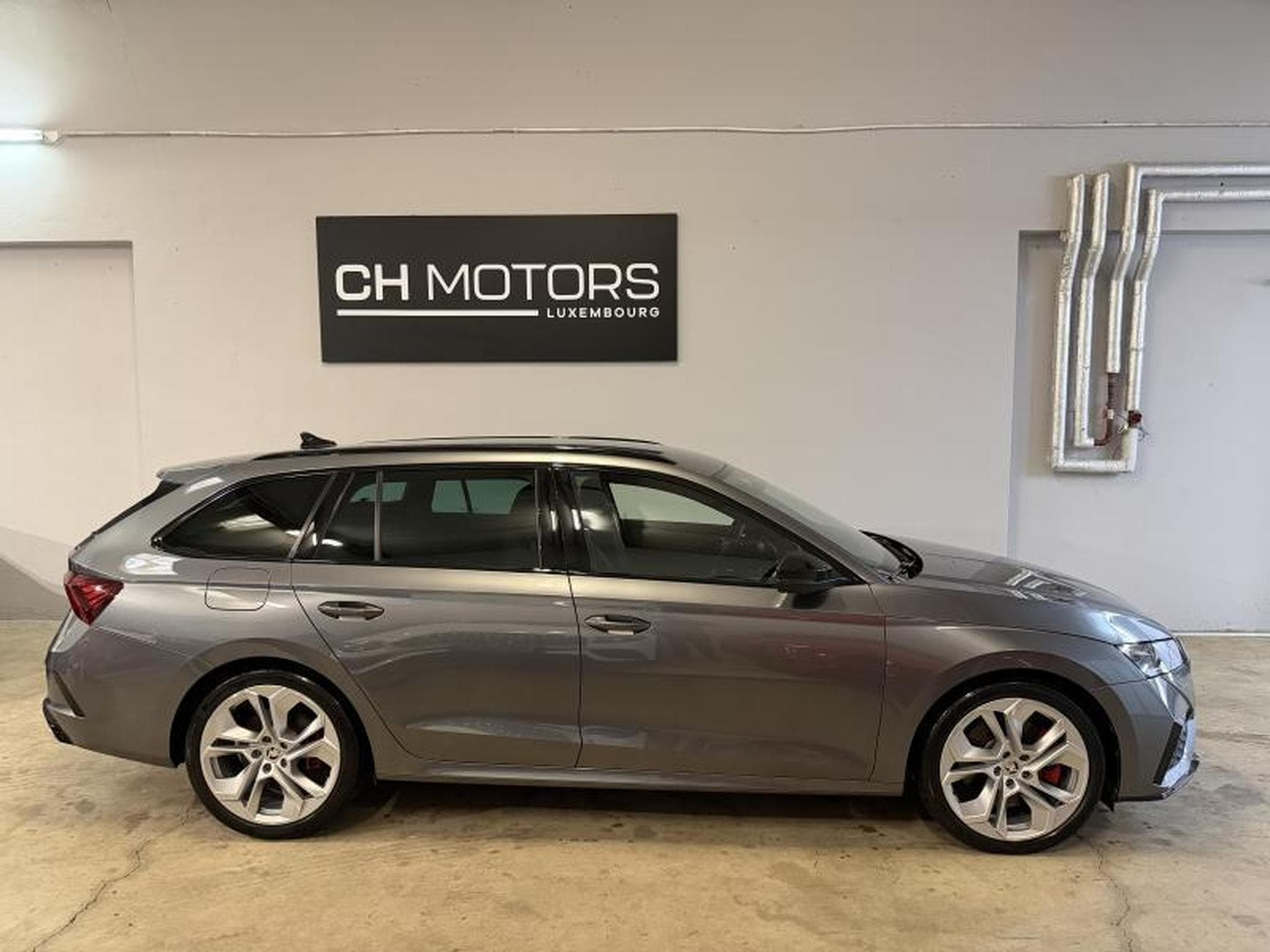 Skoda Octavia RS 2.0 TSI 245 DSG7 KOMBI (2023) - Photo 8
