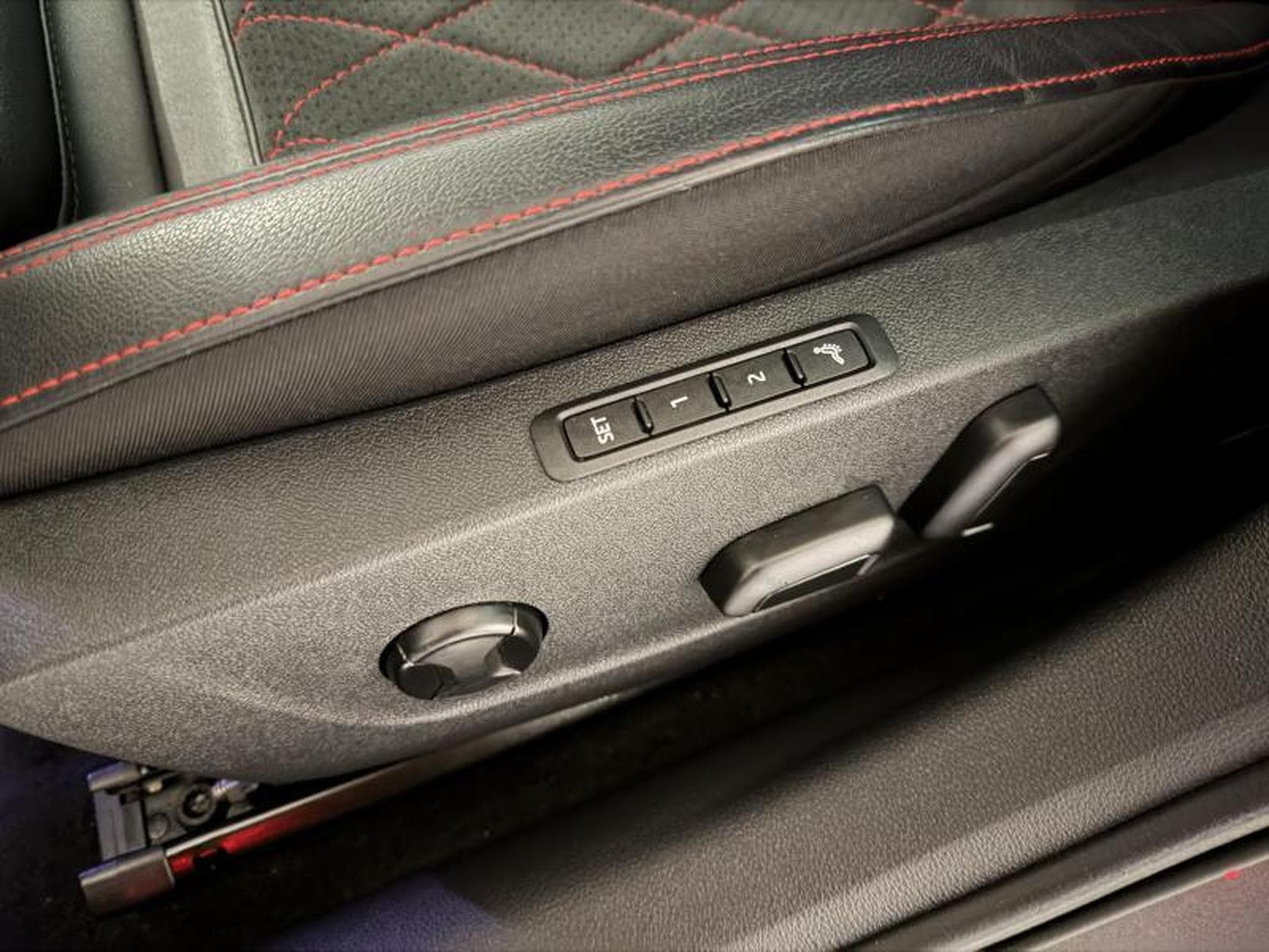 Skoda Octavia RS 2.0 TSI 245 DSG7 KOMBI (2023) - Photo 13